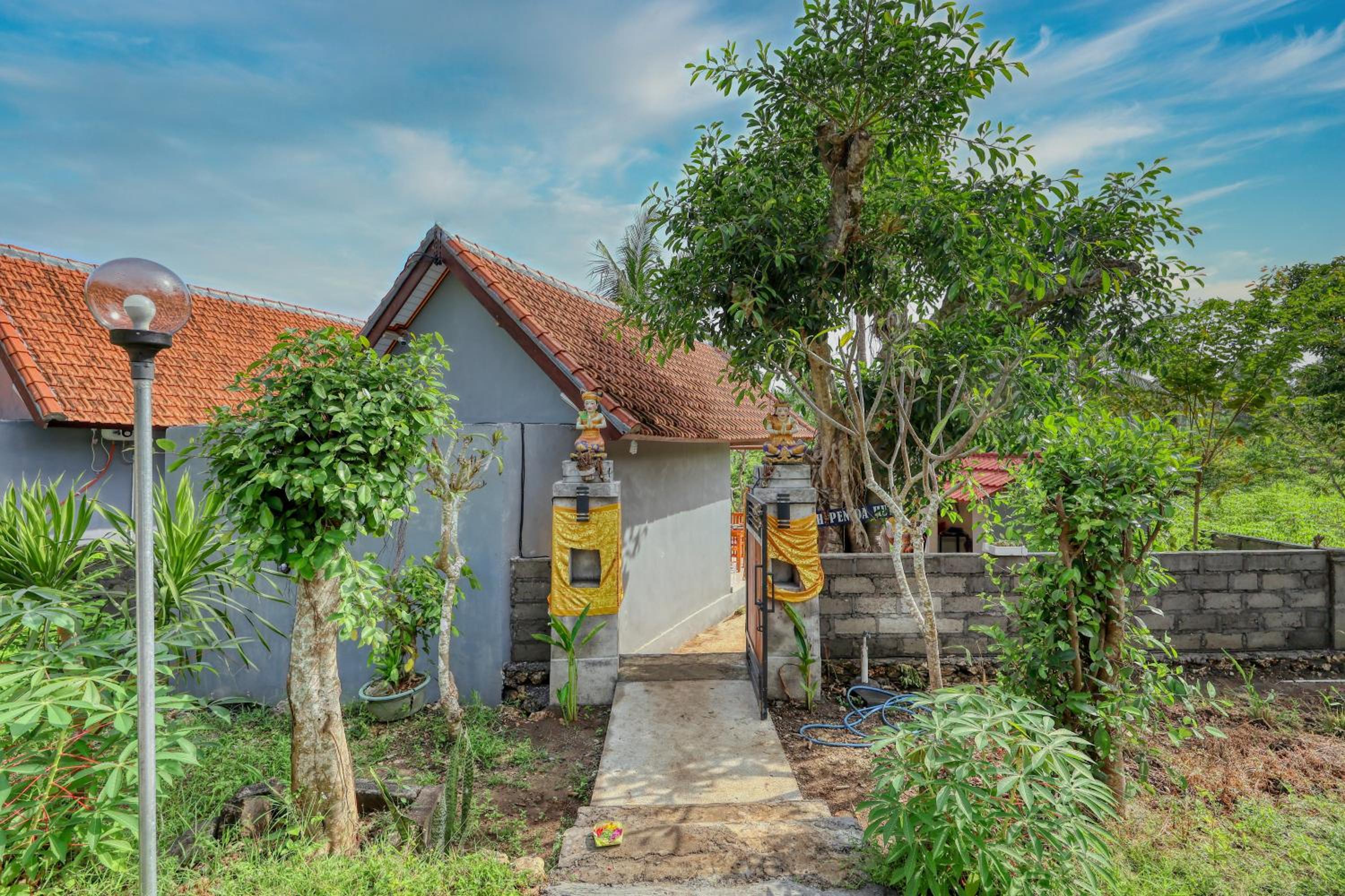 Lungguh Penida Hut