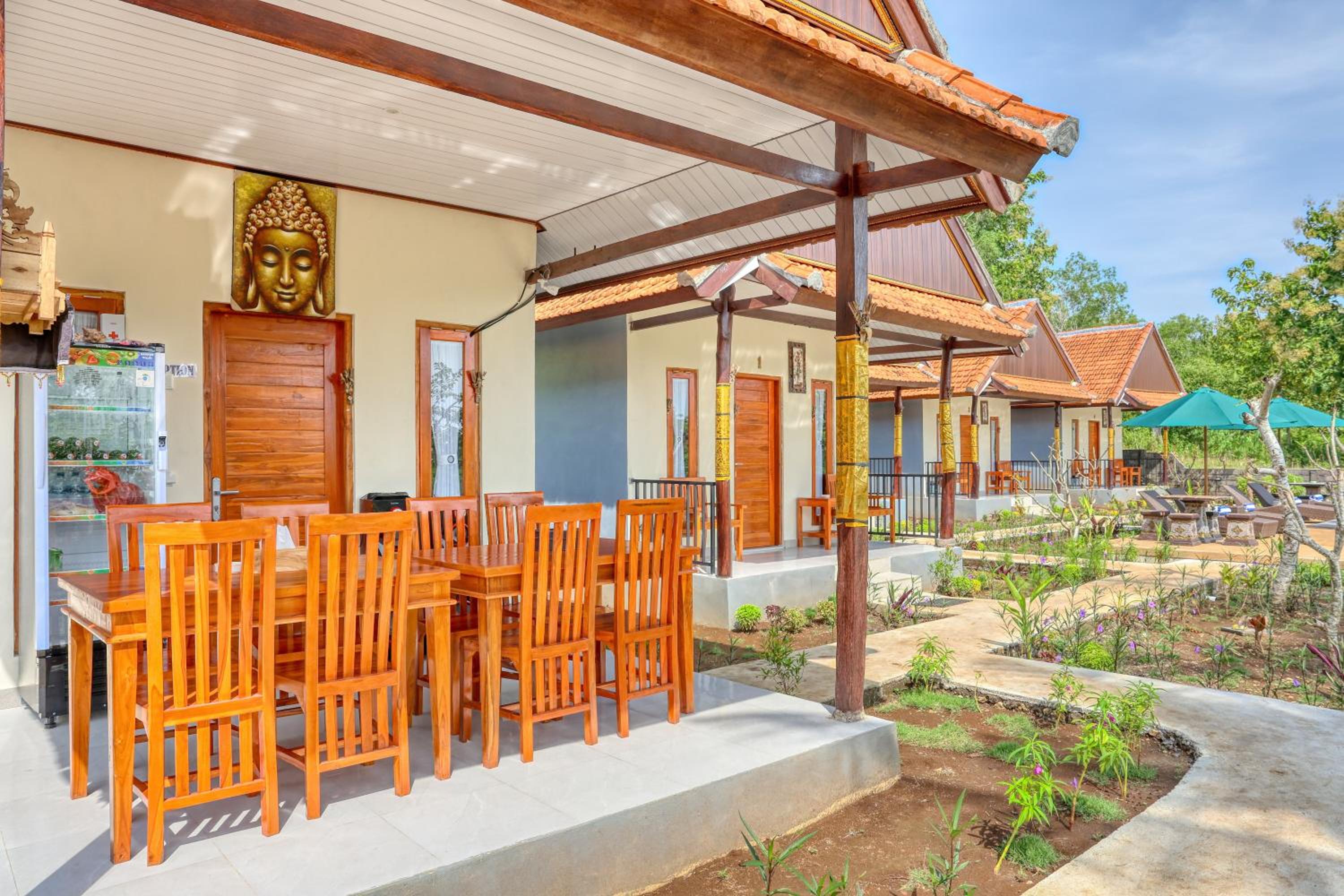 Lungguh Penida Hut