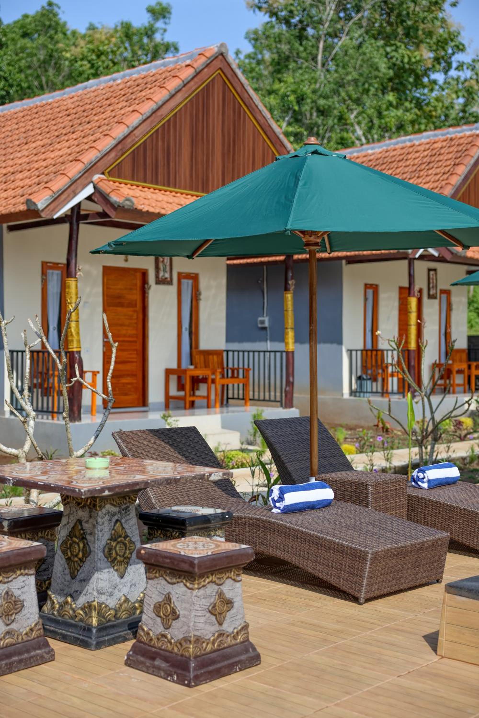 Lungguh Penida Hut
