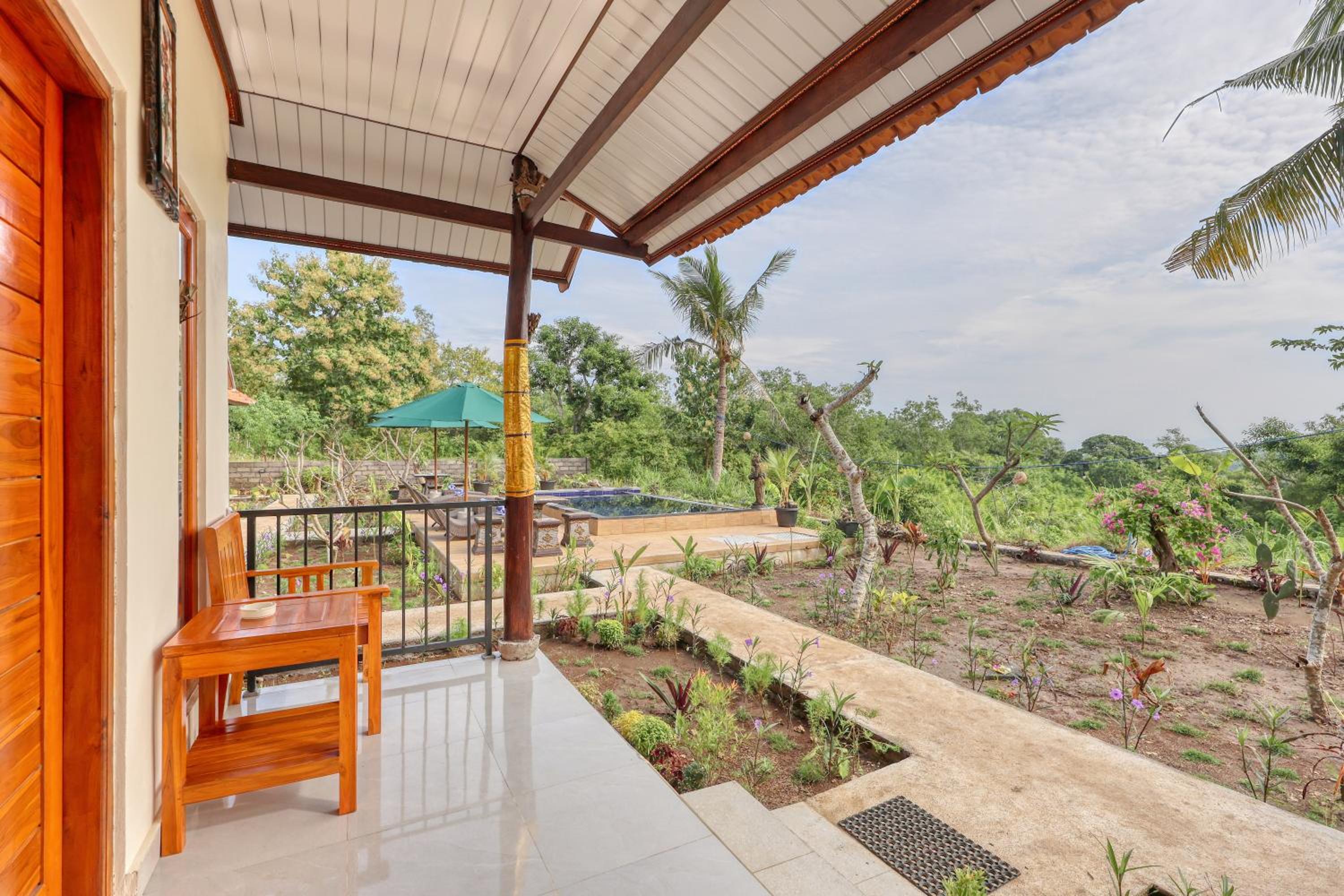 Lungguh Penida Hut