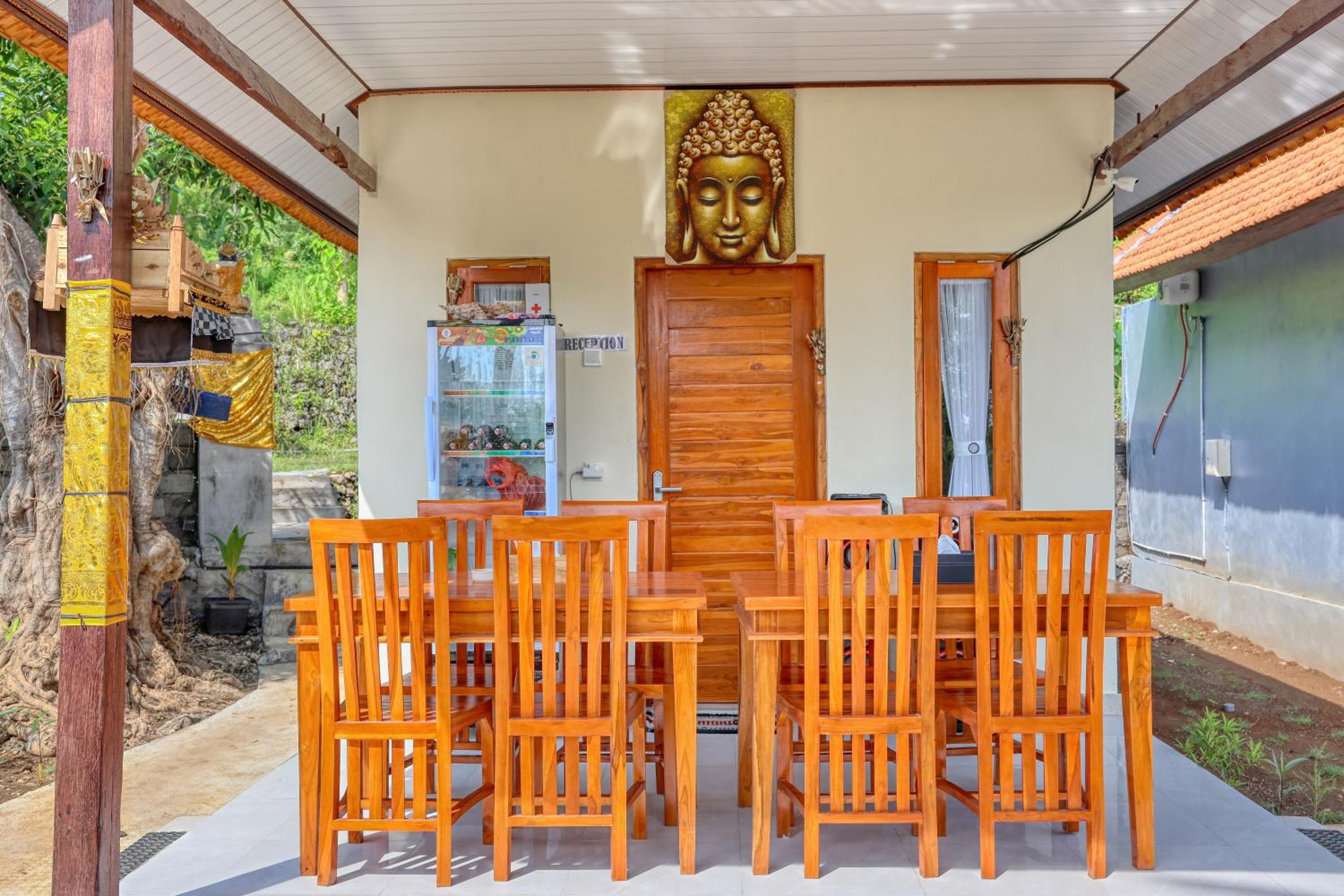 Lungguh Penida Hut