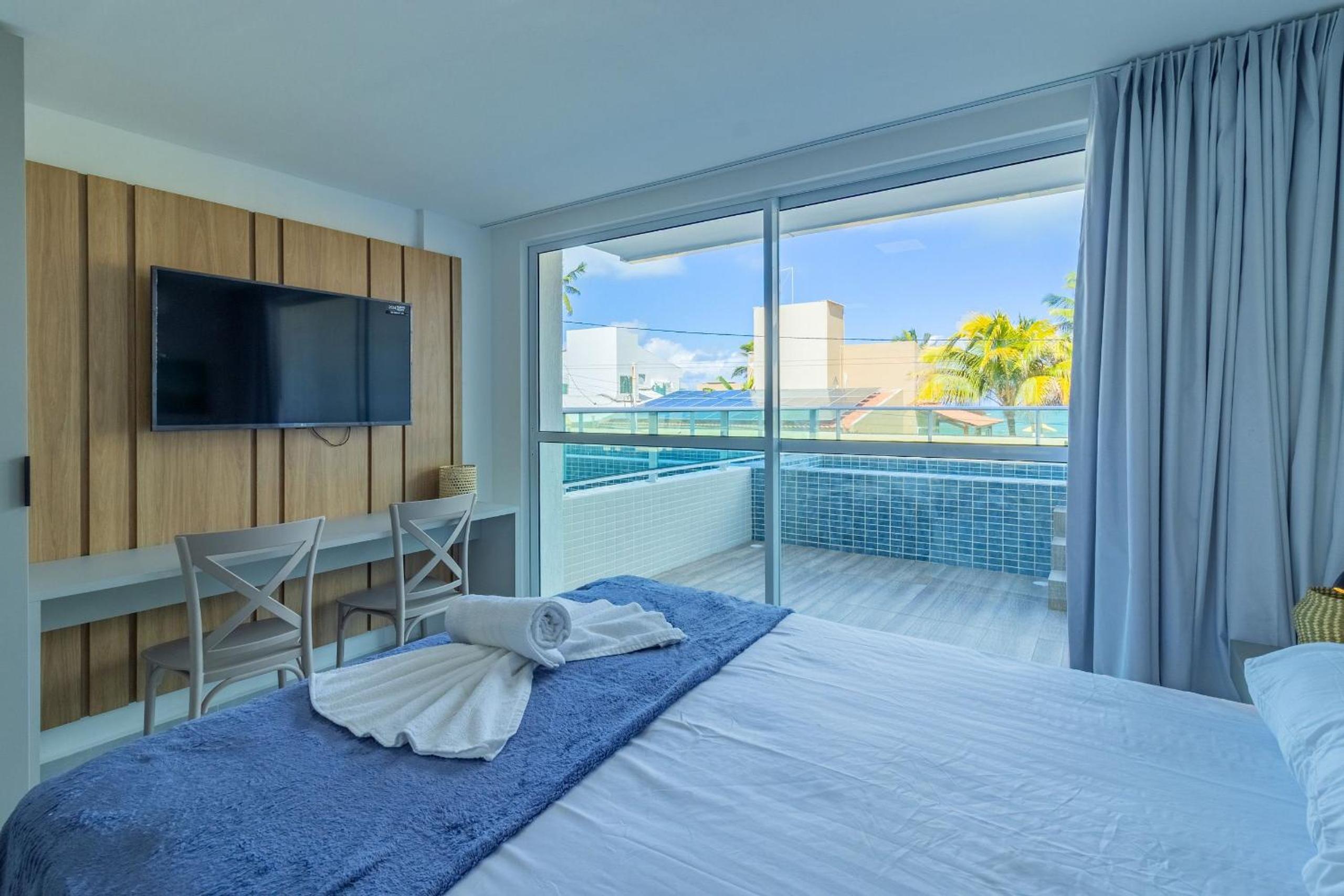 Ocean Blue #05 - Studio with pool by Carpediem