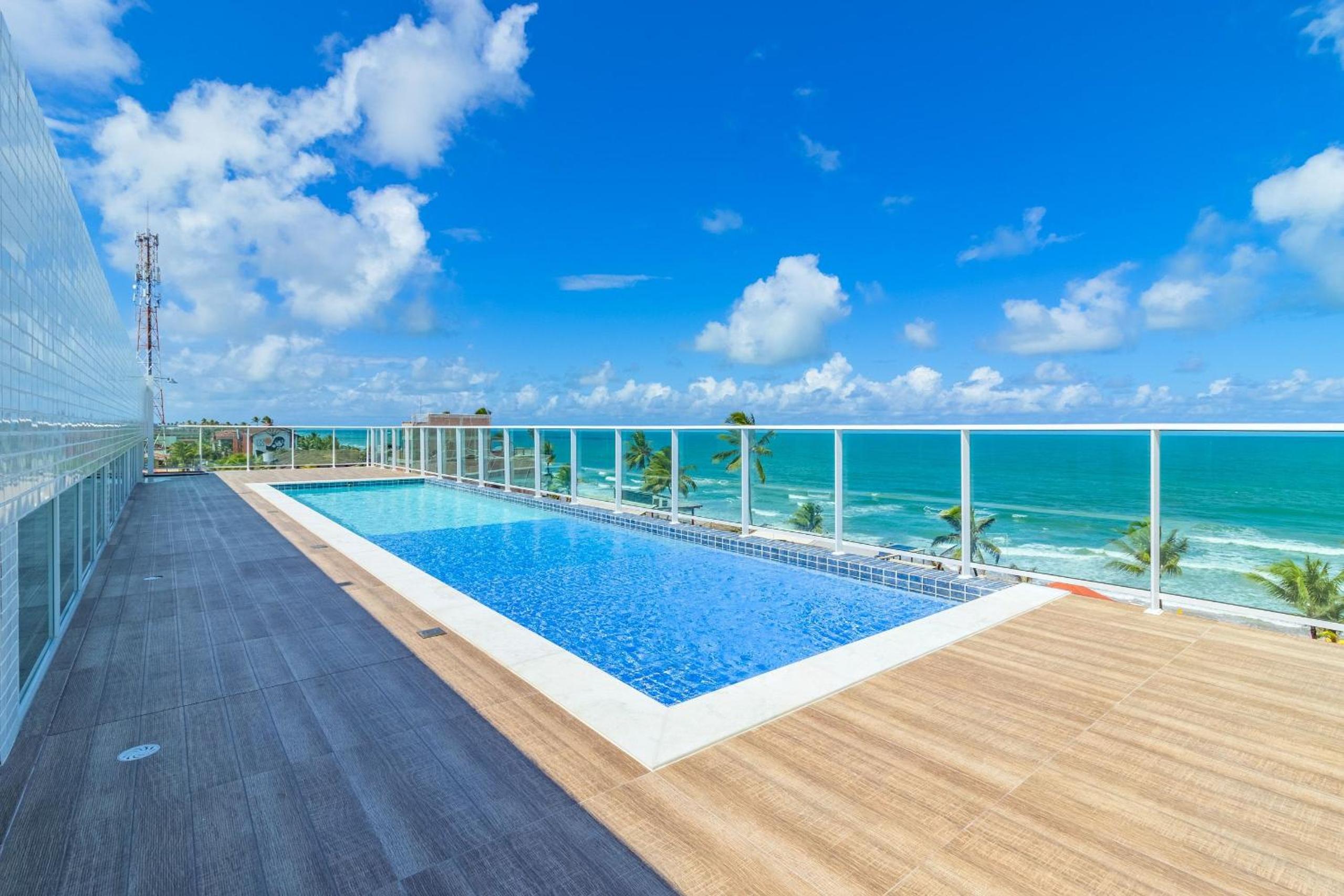 Ocean Blue #05 - Studio with pool by Carpediem