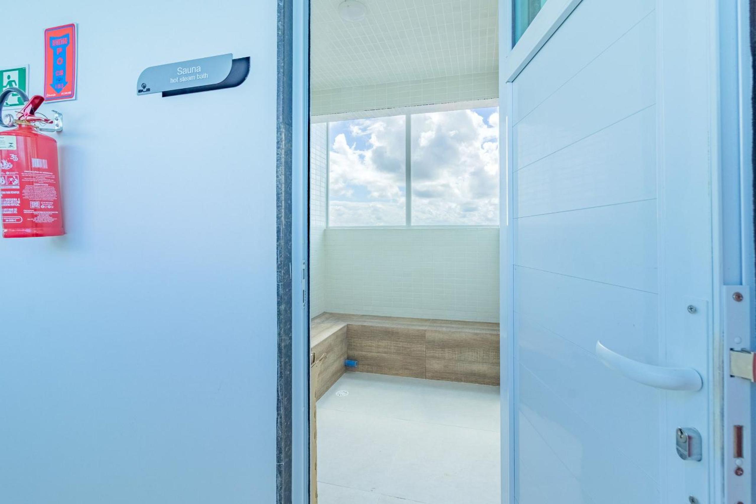 Ocean Blue #05 - Studio with pool by Carpediem