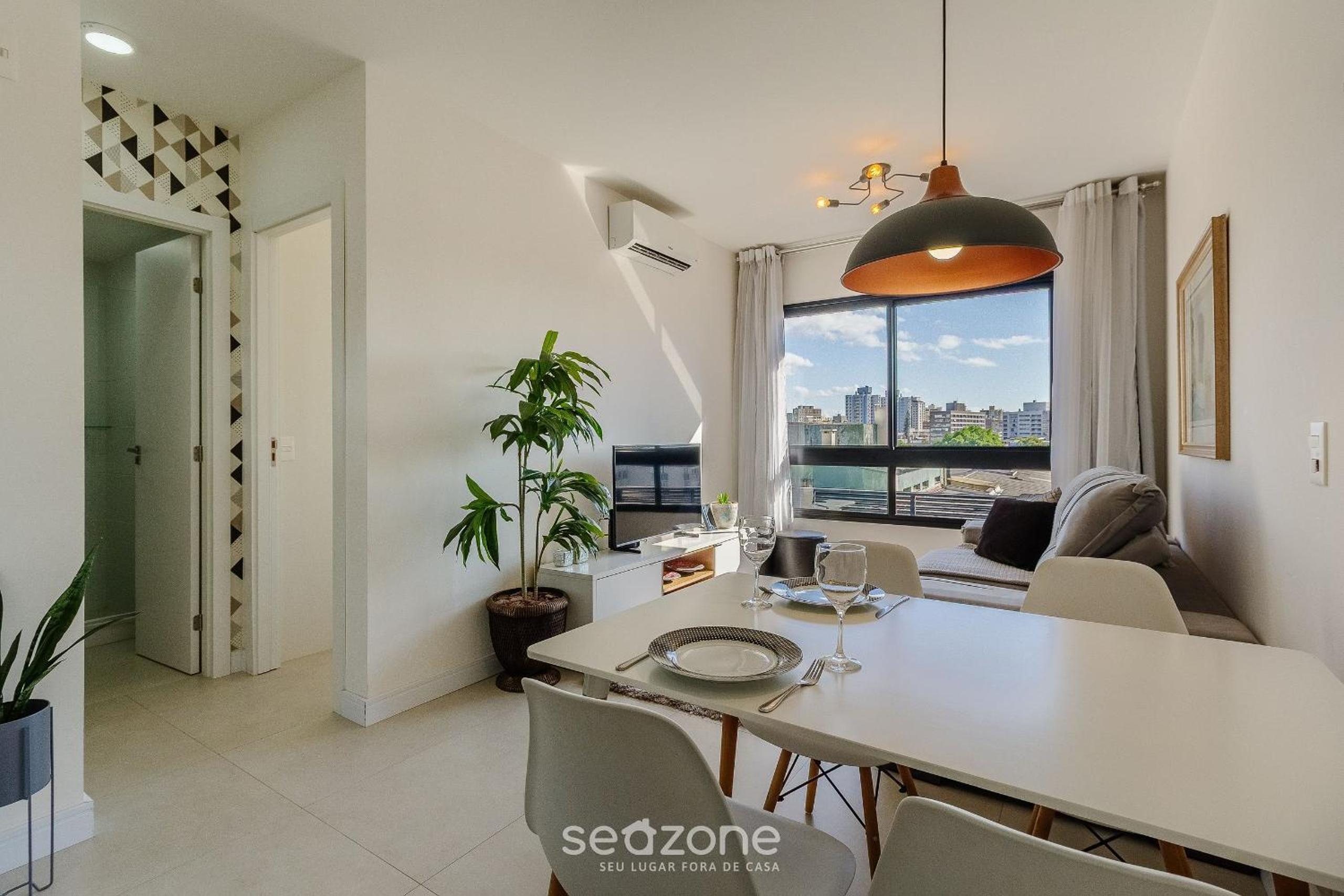 Lovely Apt in Condo w/ Pool & Garage RPF0605