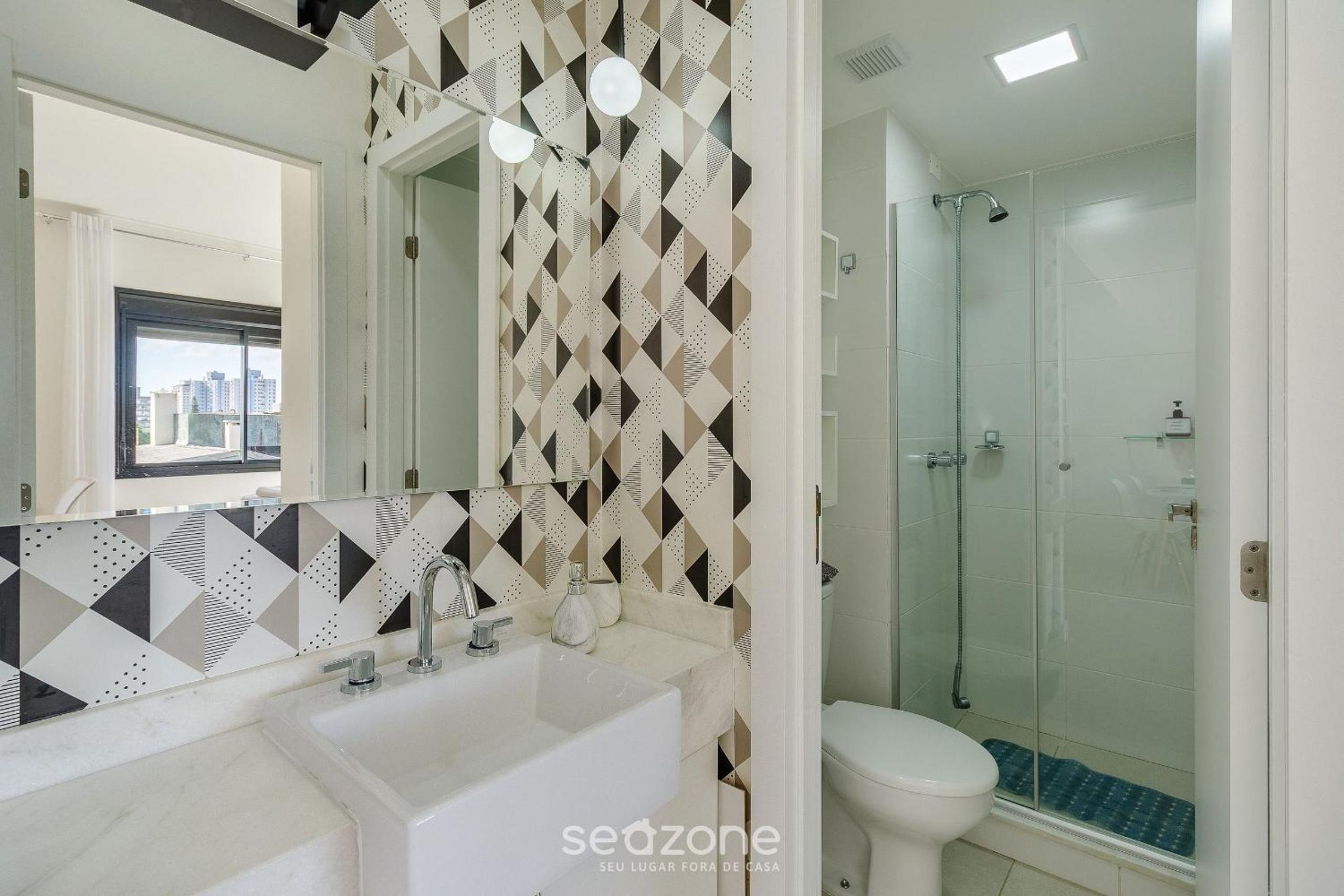 Lovely Apt in Condo w/ Pool & Garage RPF0605