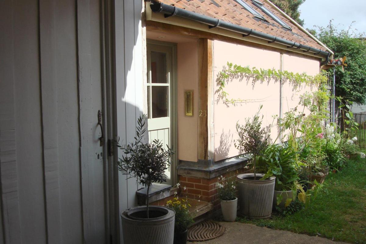 Tinsmiths House view 3