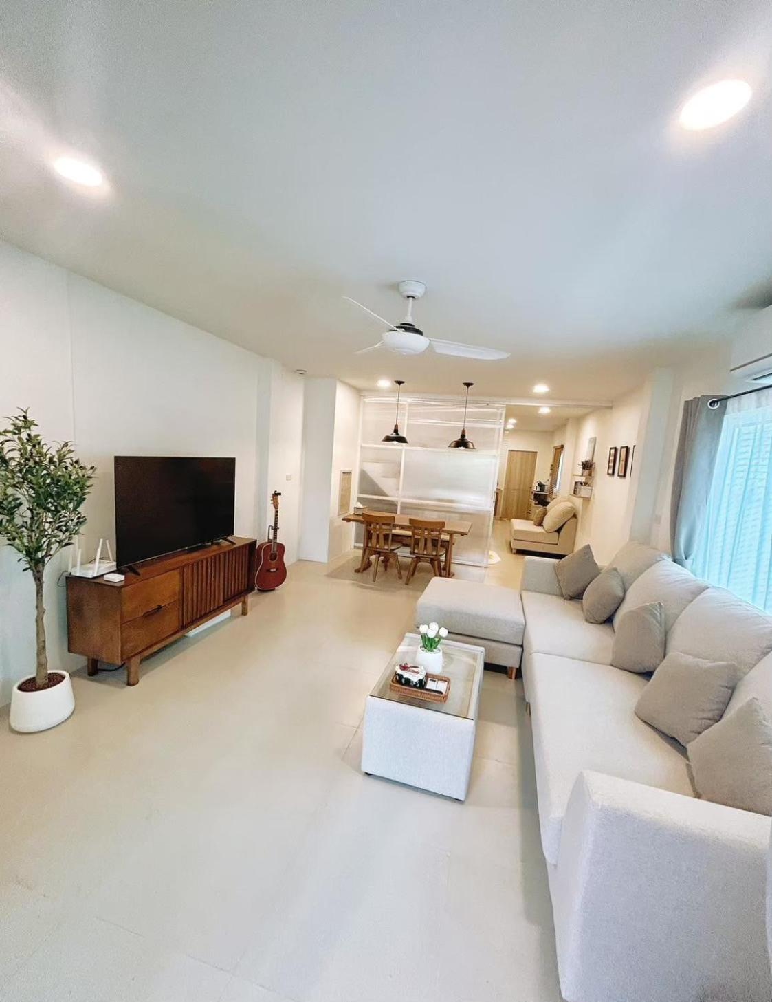 Sunny's Cozy Home