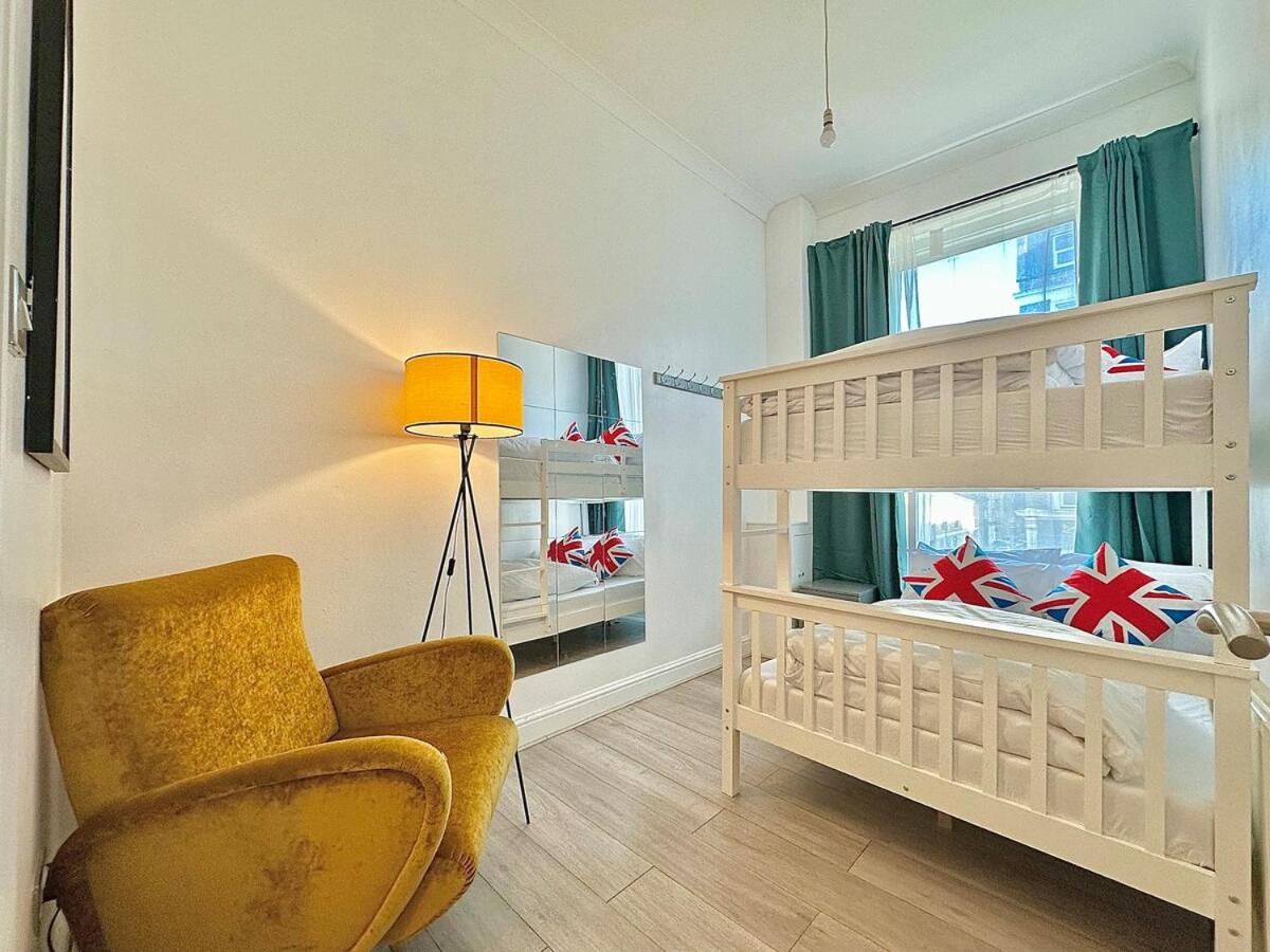 Bright flat in Maida Hill