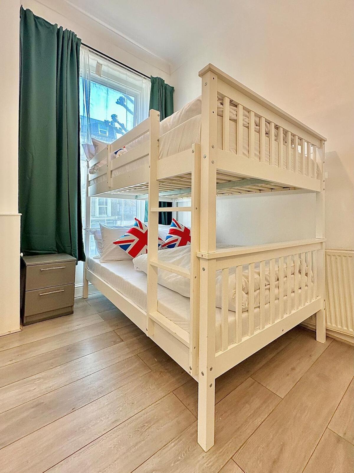 Bright flat in Maida Hill