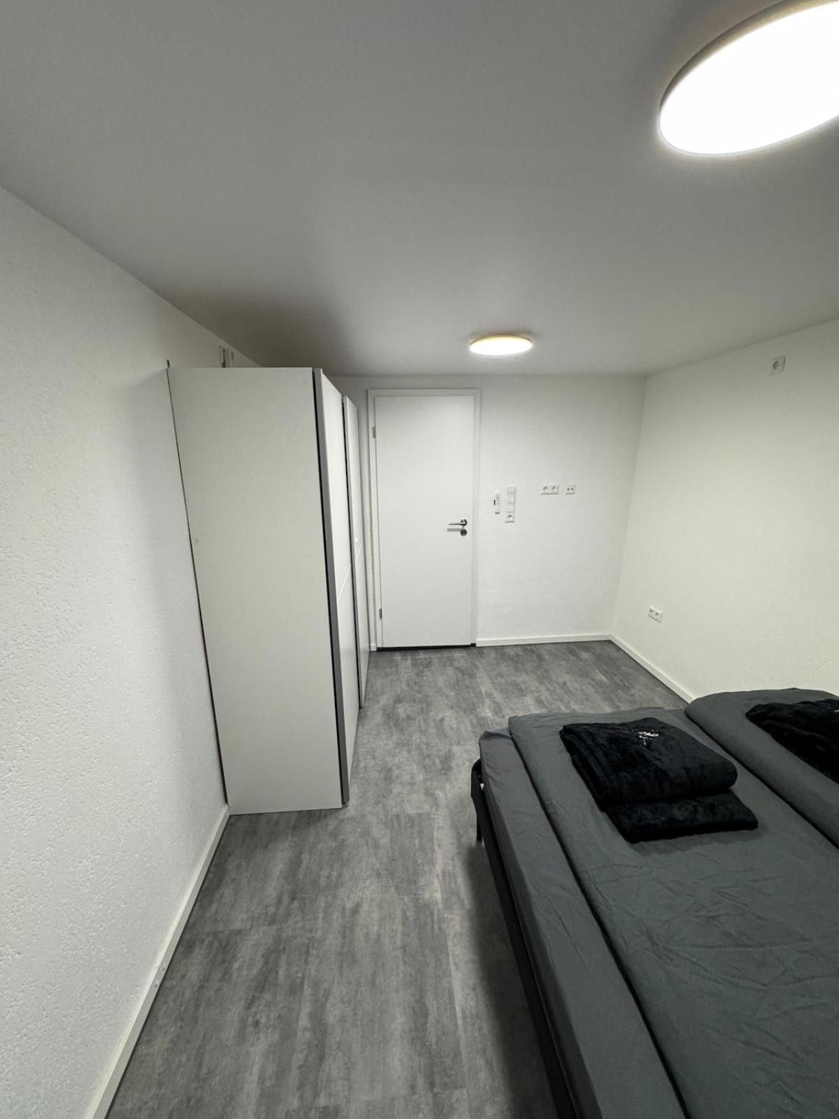 Luxus-Apartment im Herzen von Ludwigsburg - - WLAN - Klima - 24h Check-In - Waschmaschine - Terrasse - 200m vom Schloss und vom Ludwigsburger Marktplatz - 