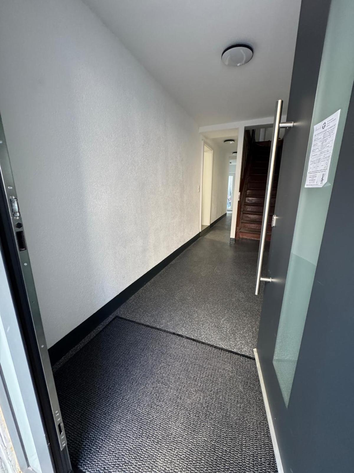 Luxus-Apartment im Herzen von Ludwigsburg - - WLAN - Klima - 24h Check-In - Waschmaschine - Terrasse - 200m vom Schloss und vom Ludwigsburger Marktplatz - 
