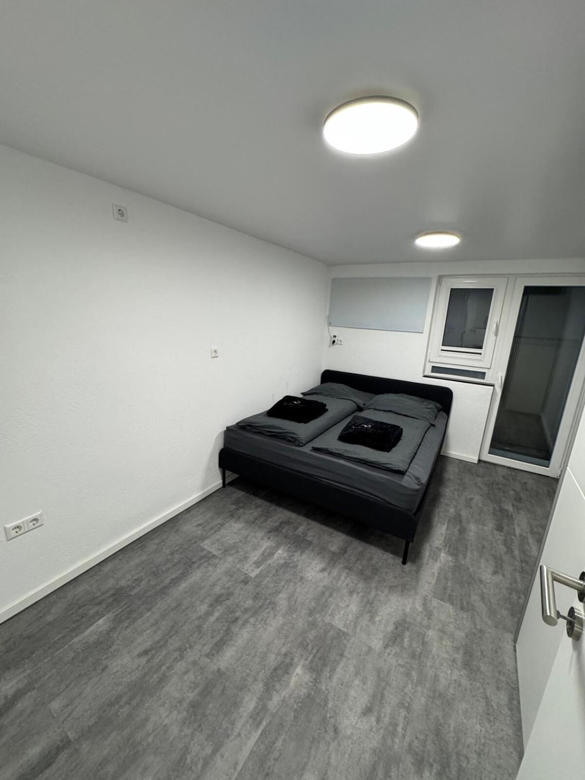 Luxus-Apartment im Herzen von Ludwigsburg - - WLAN - Klima - 24h Check-In - Waschmaschine - Terrasse - 200m vom Schloss und vom Ludwigsburger Marktplatz - 