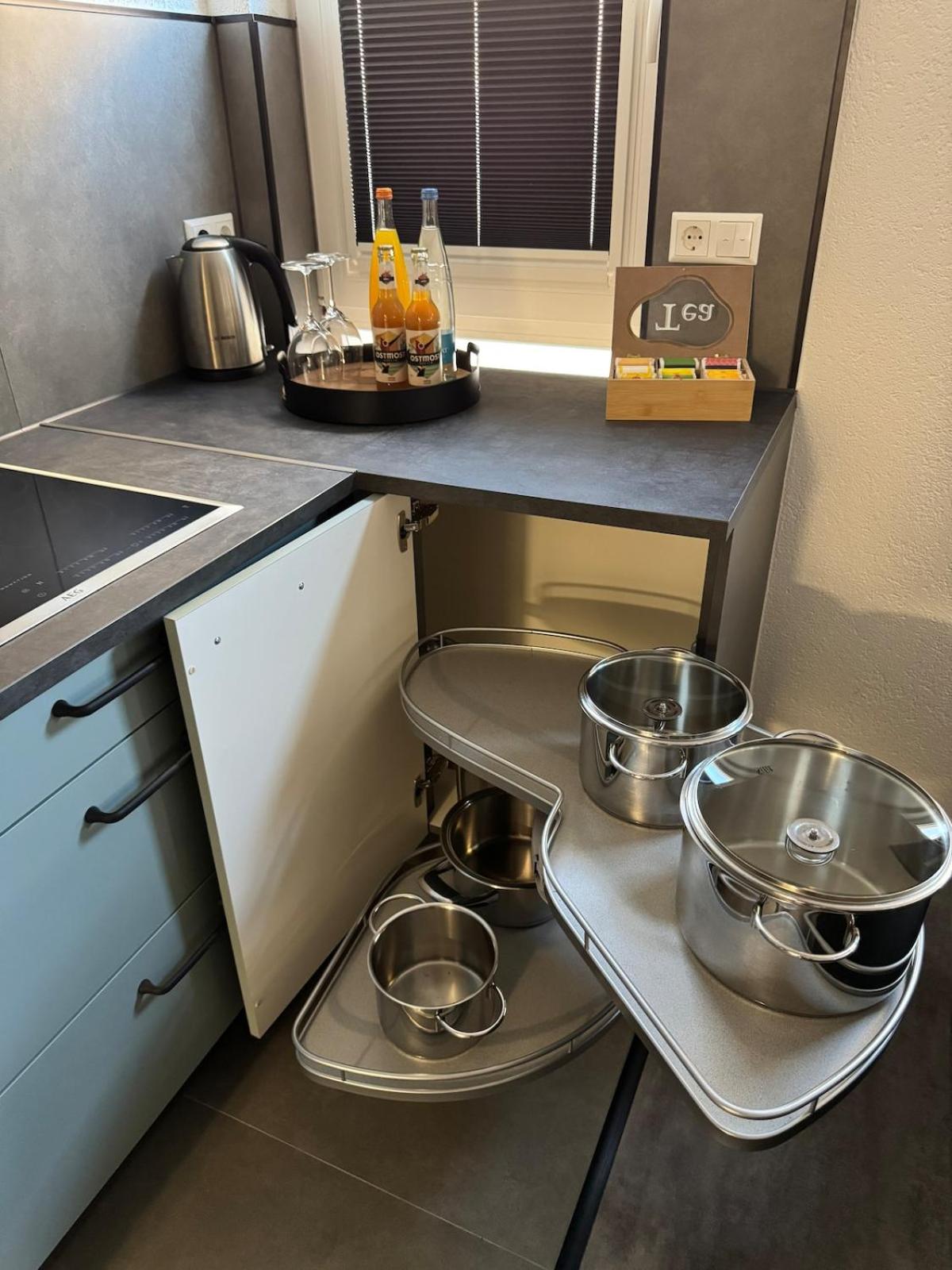 Luxus-Apartment im Herzen von Ludwigsburg - - WLAN - Klima - 24h Check-In - Waschmaschine - Terrasse - 200m vom Schloss und vom Ludwigsburger Marktplatz - 