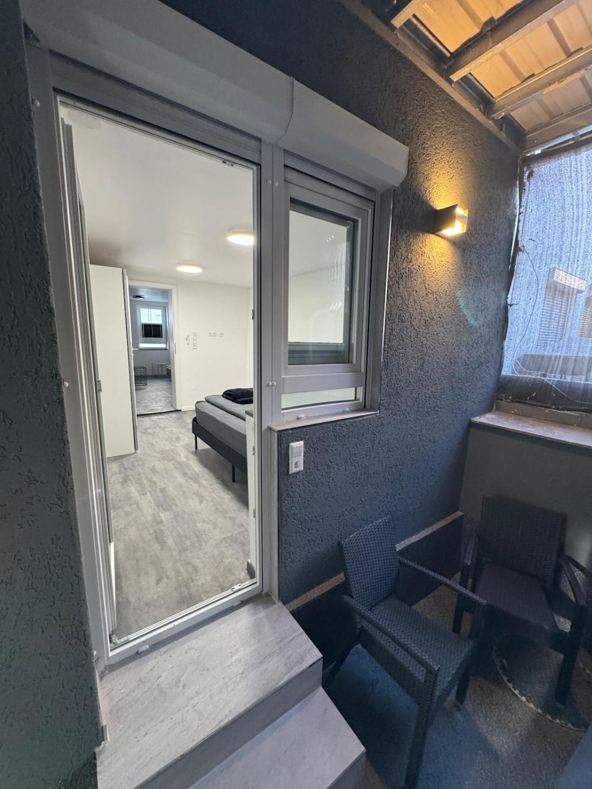 Luxus-Apartment im Herzen von Ludwigsburg - - WLAN - Klima - 24h Check-In - Waschmaschine - Terrasse - 200m vom Schloss und vom Ludwigsburger Marktplatz - 