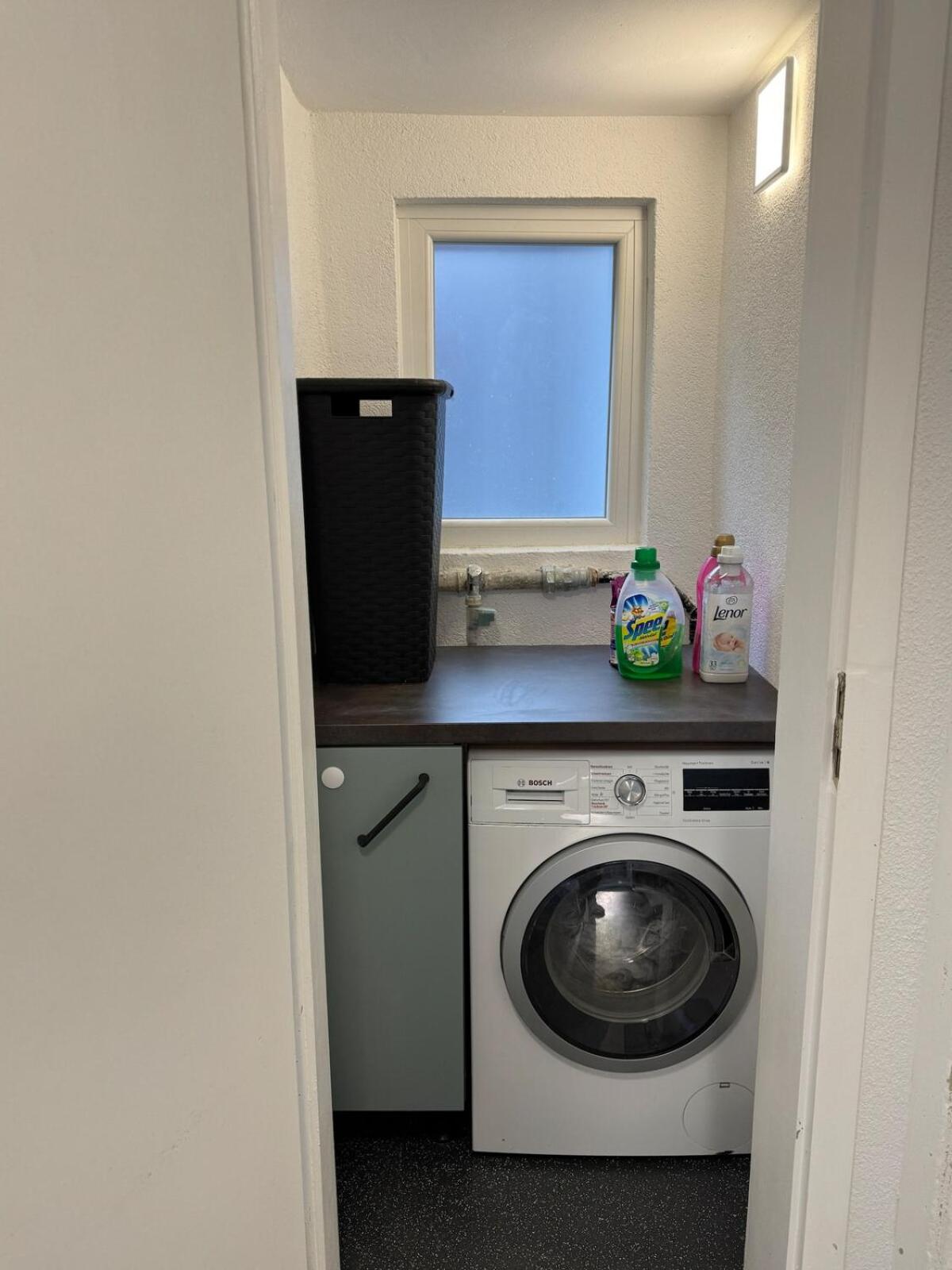 Luxus-Apartment im Herzen von Ludwigsburg - - WLAN - Klima - 24h Check-In - Waschmaschine - Terrasse - 200m vom Schloss und vom Ludwigsburger Marktplatz - 