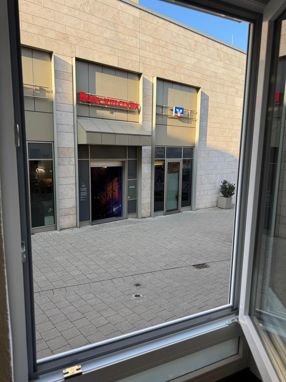 Luxus-Apartment im Herzen von Ludwigsburg - - WLAN - Klima - 24h Check-In - Waschmaschine - Terrasse - 200m vom Schloss und vom Ludwigsburger Marktplatz - 