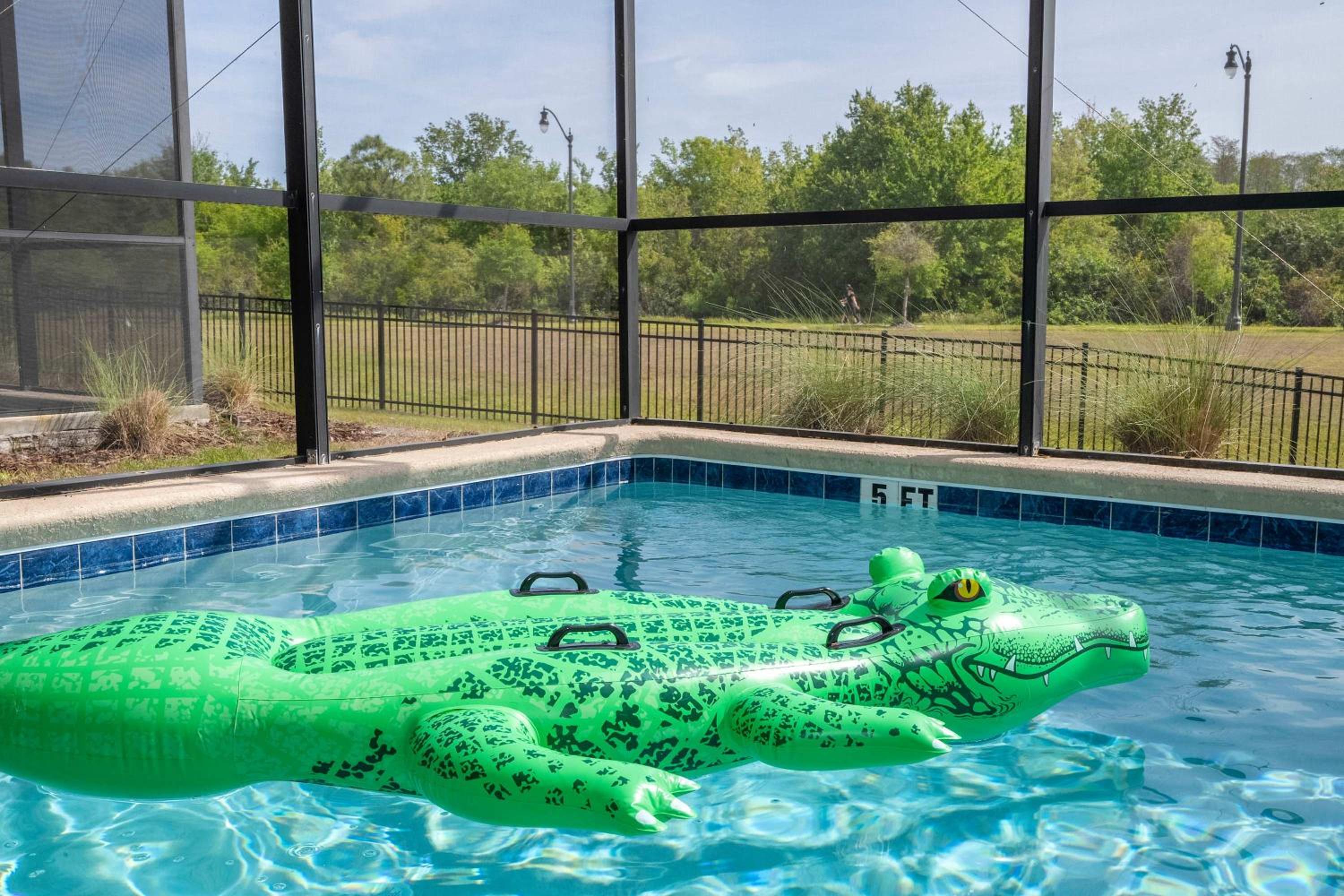 Stunning Game Room & Pool Jacuzzi Storey Lake 2799