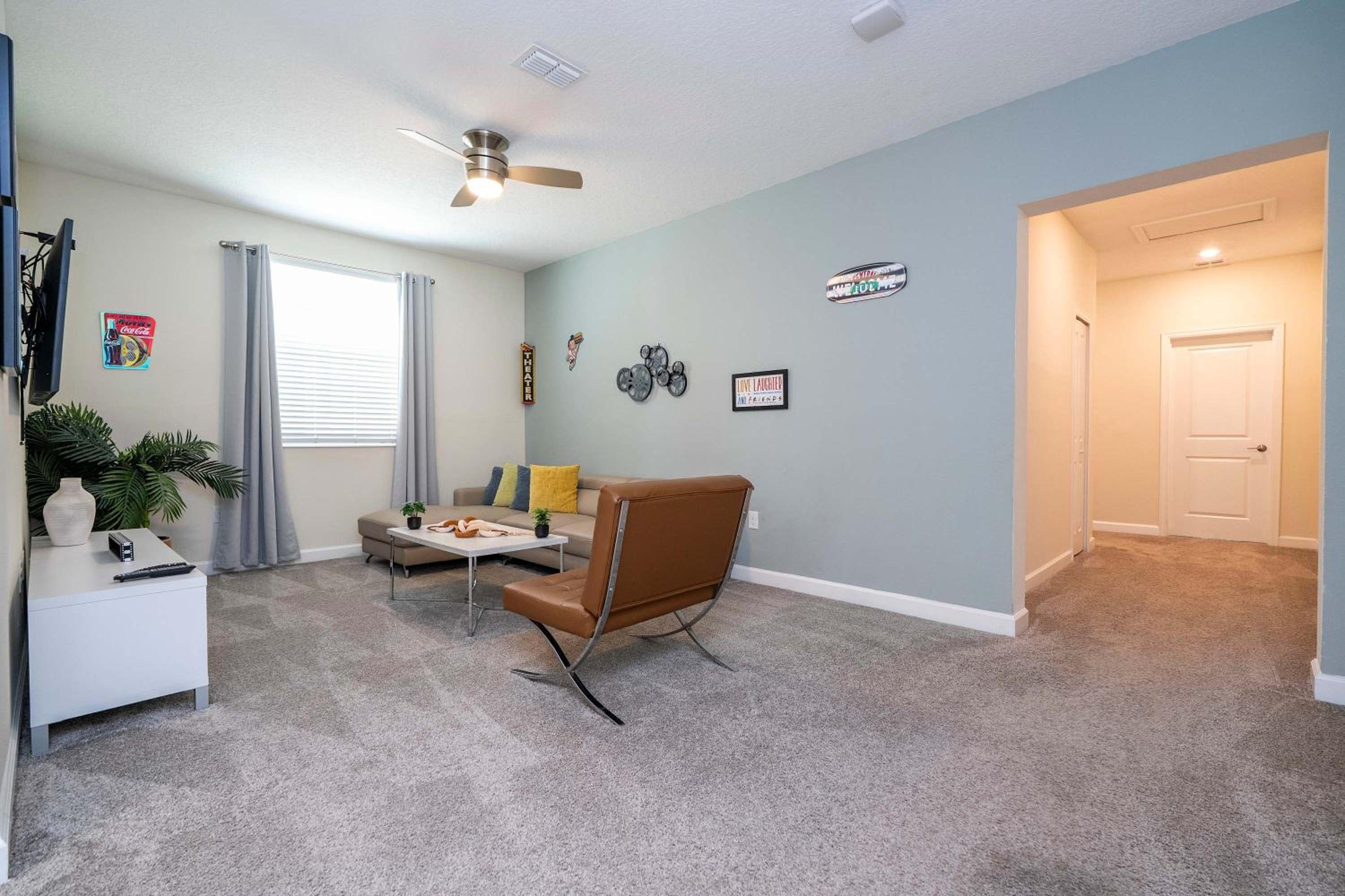 Stunning Game Room & Pool Jacuzzi Storey Lake 2799