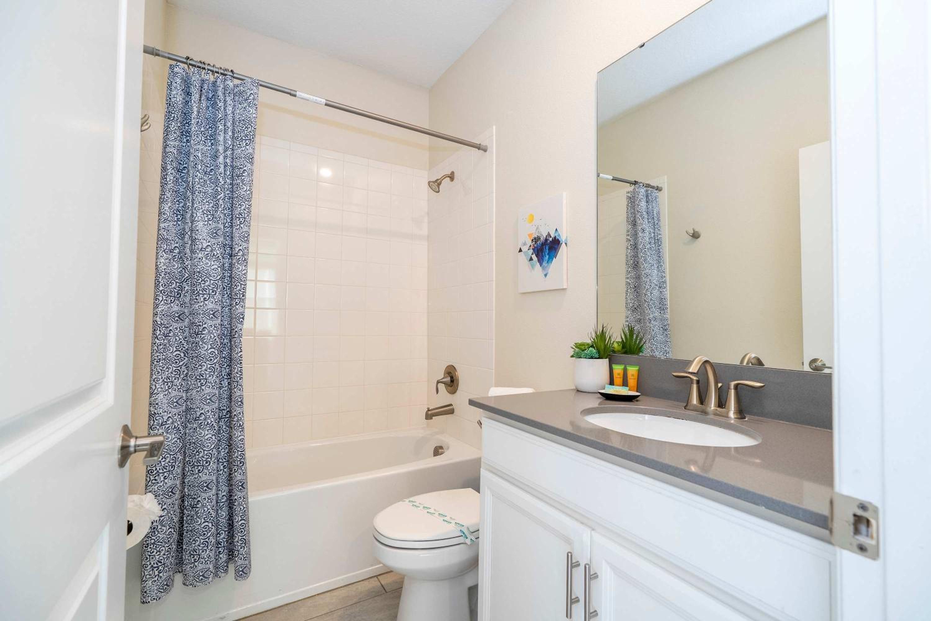 Stunning Game Room & Pool Jacuzzi Storey Lake 2799