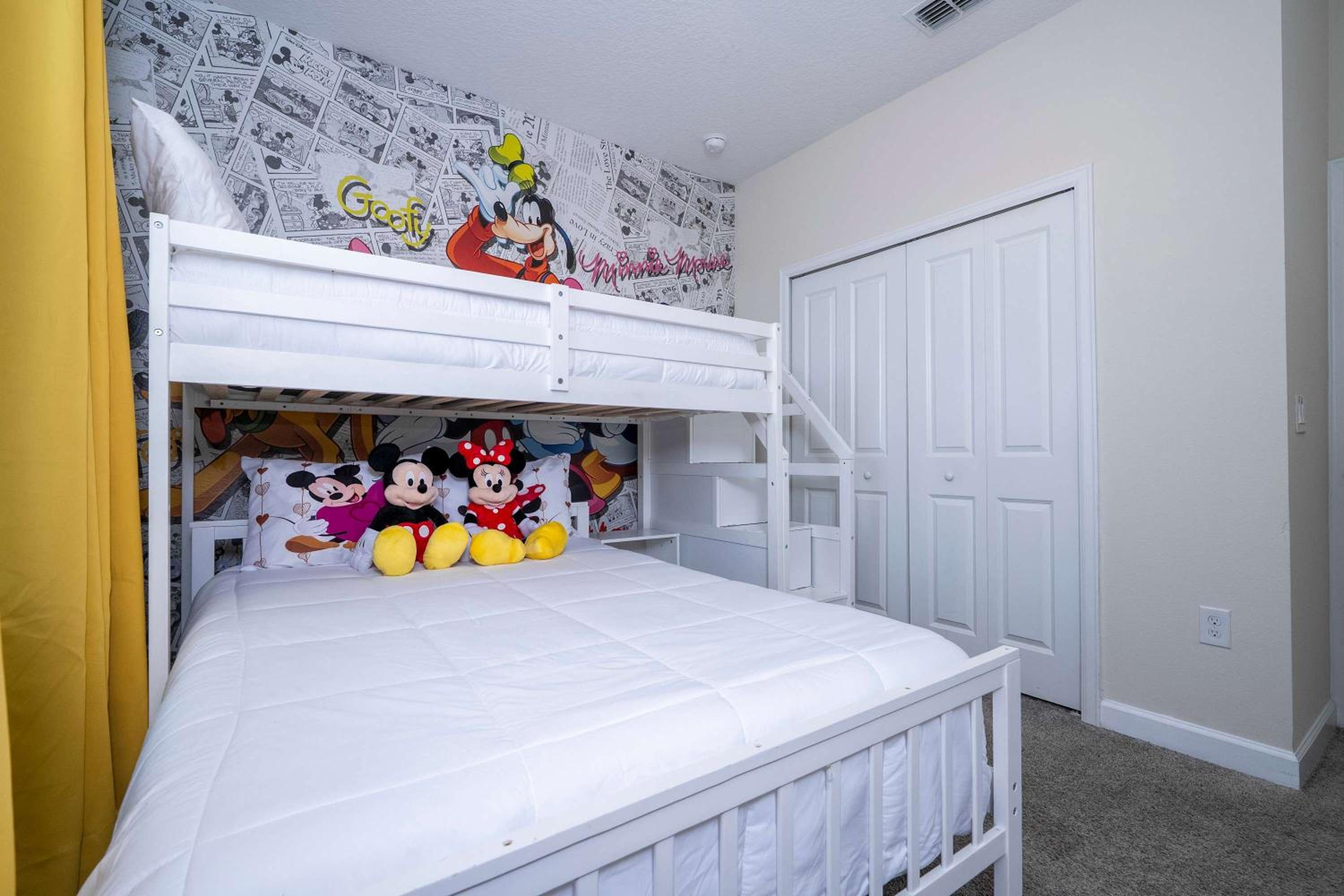 Stunning Game Room & Pool Jacuzzi Storey Lake 2799