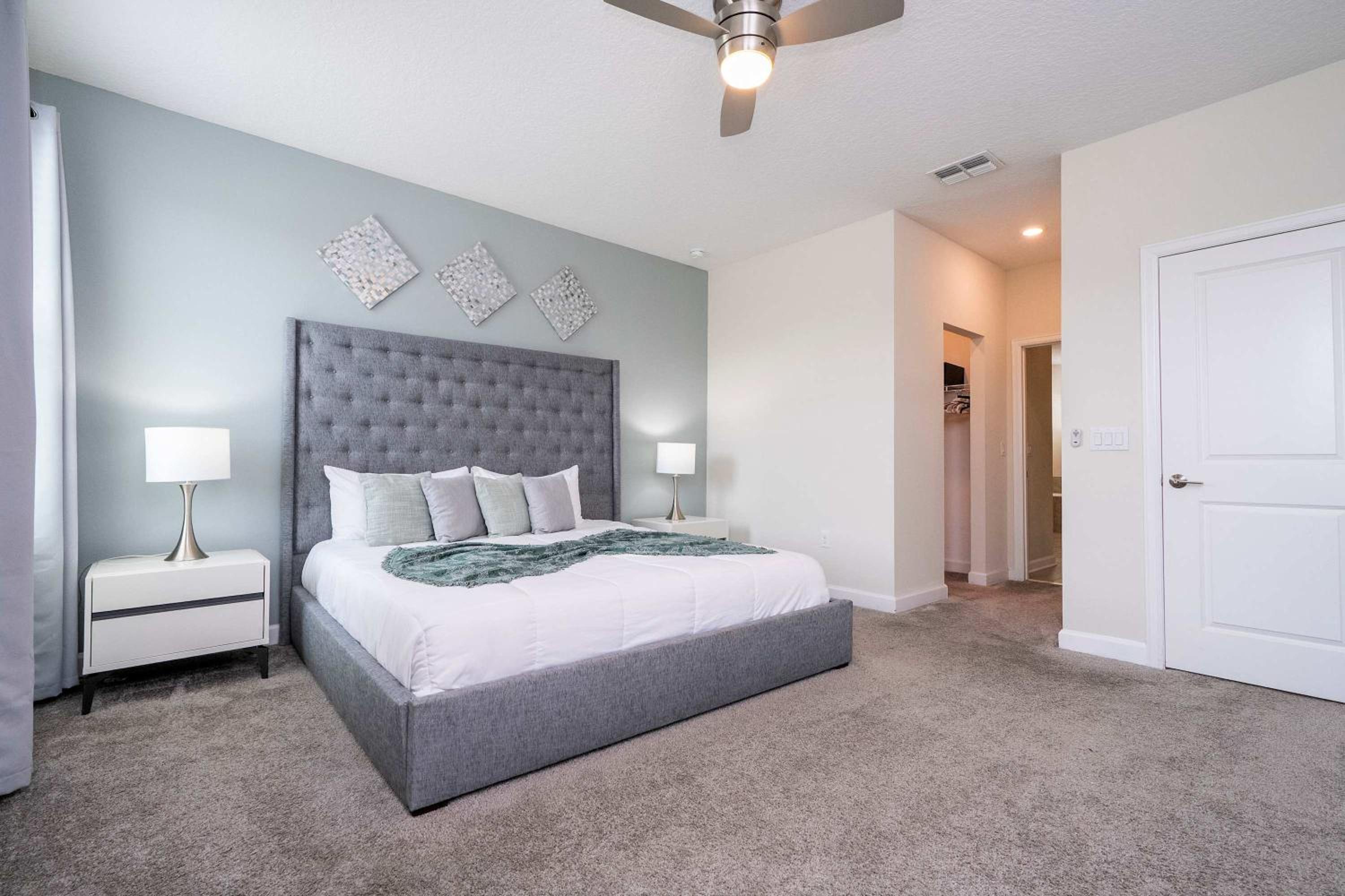 Stunning Game Room & Pool Jacuzzi Storey Lake 2799