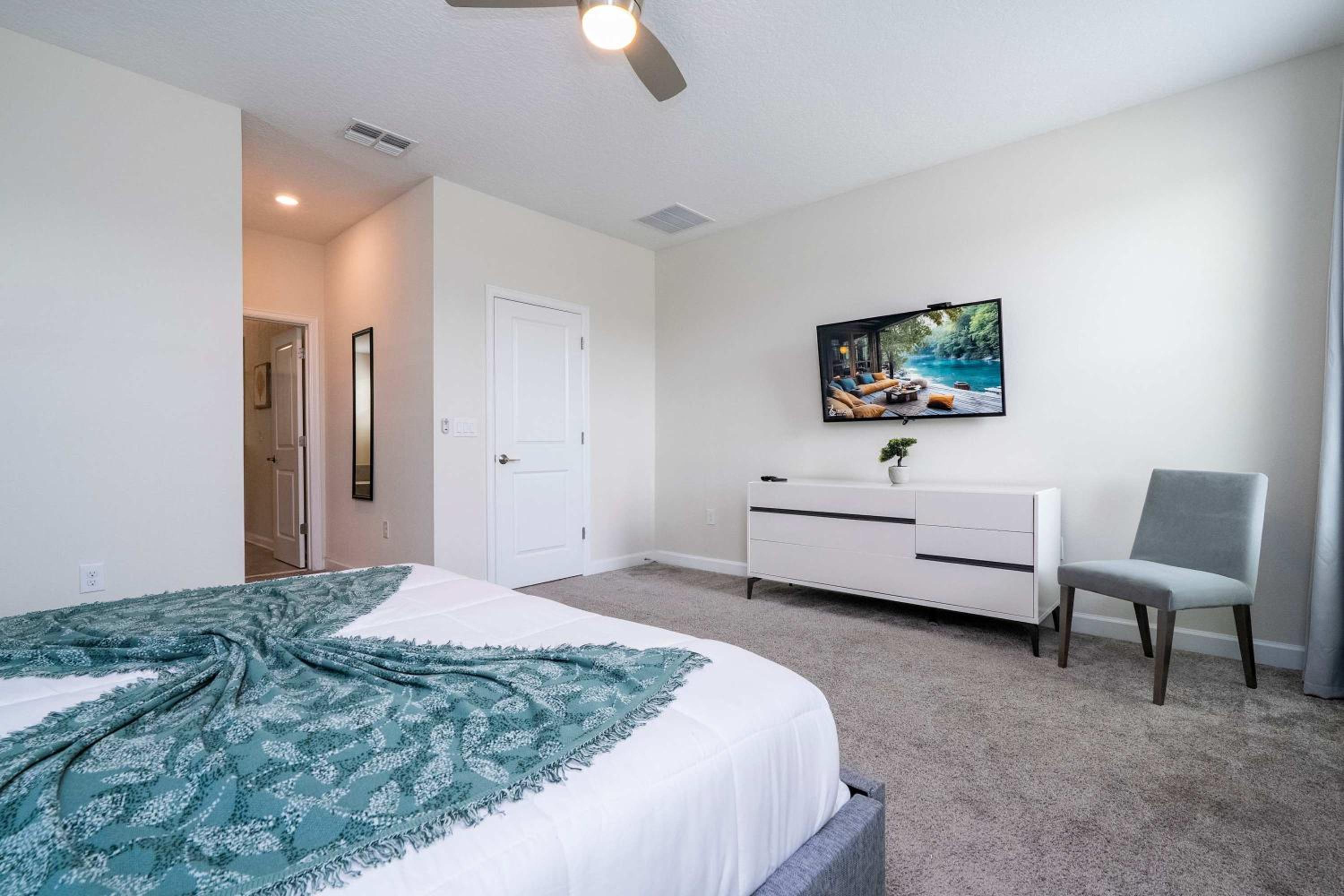 Stunning Game Room & Pool Jacuzzi Storey Lake 2799