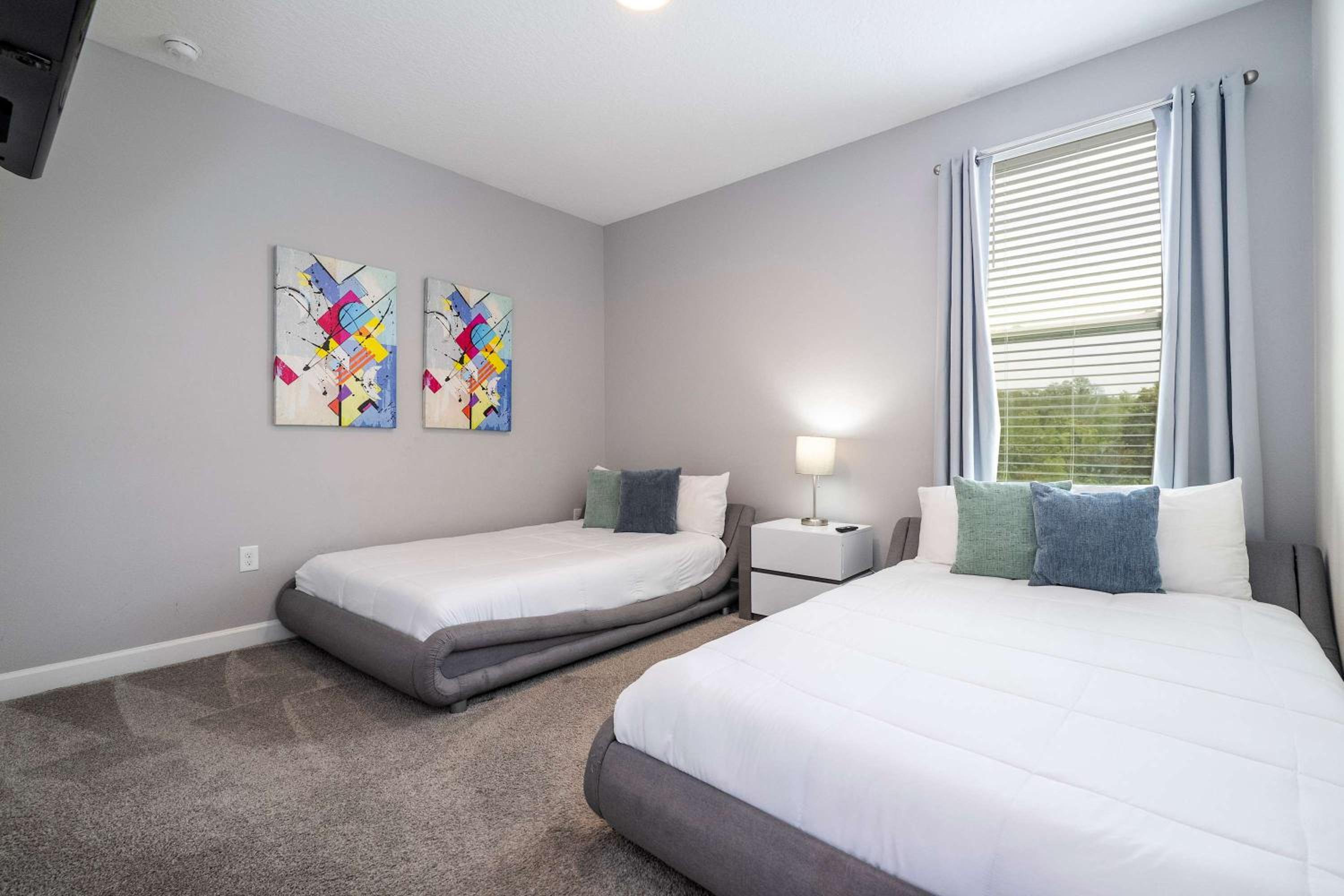 Stunning Game Room & Pool Jacuzzi Storey Lake 2799
