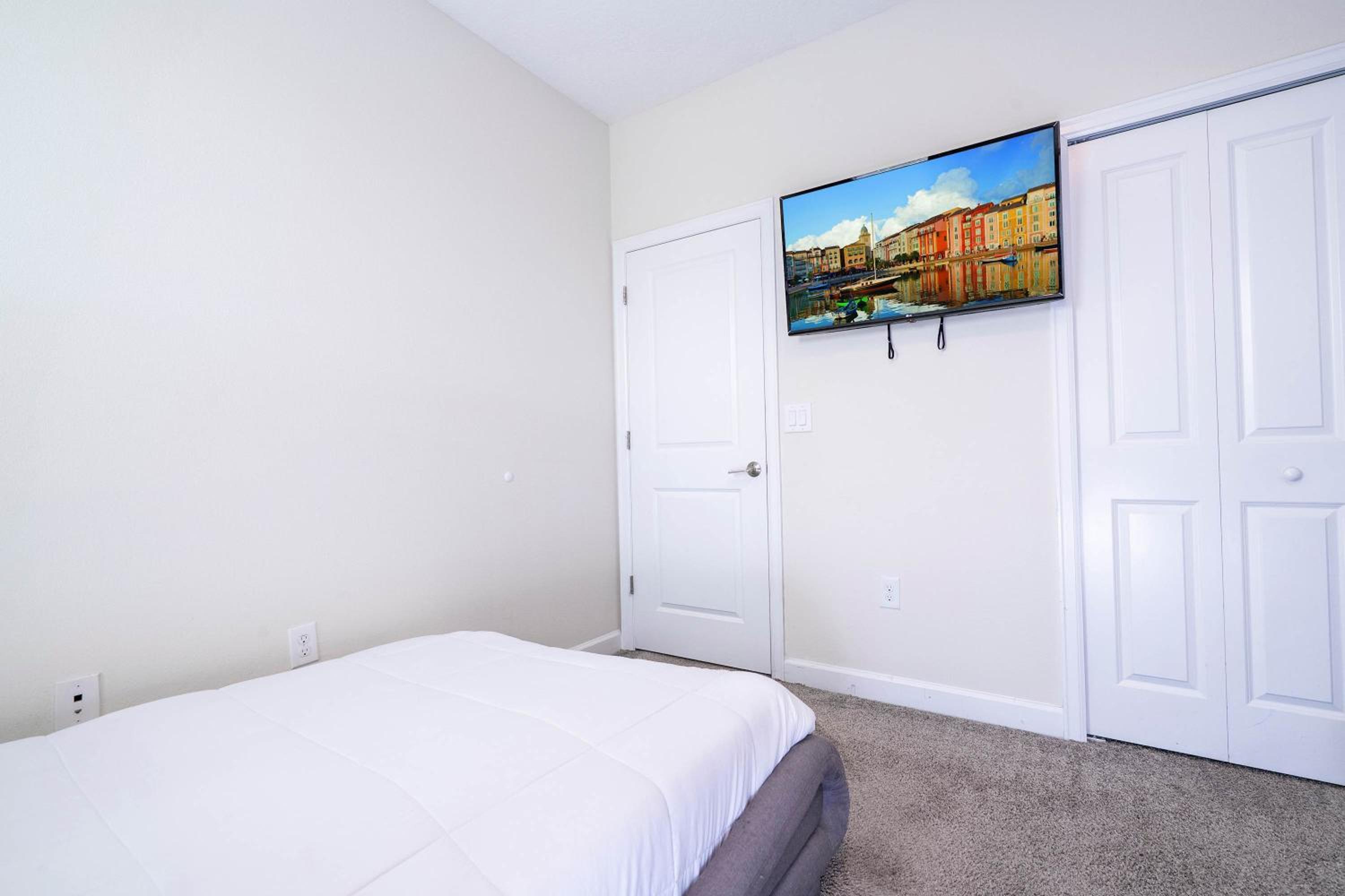 Stunning Game Room & Pool Jacuzzi Storey Lake 2799