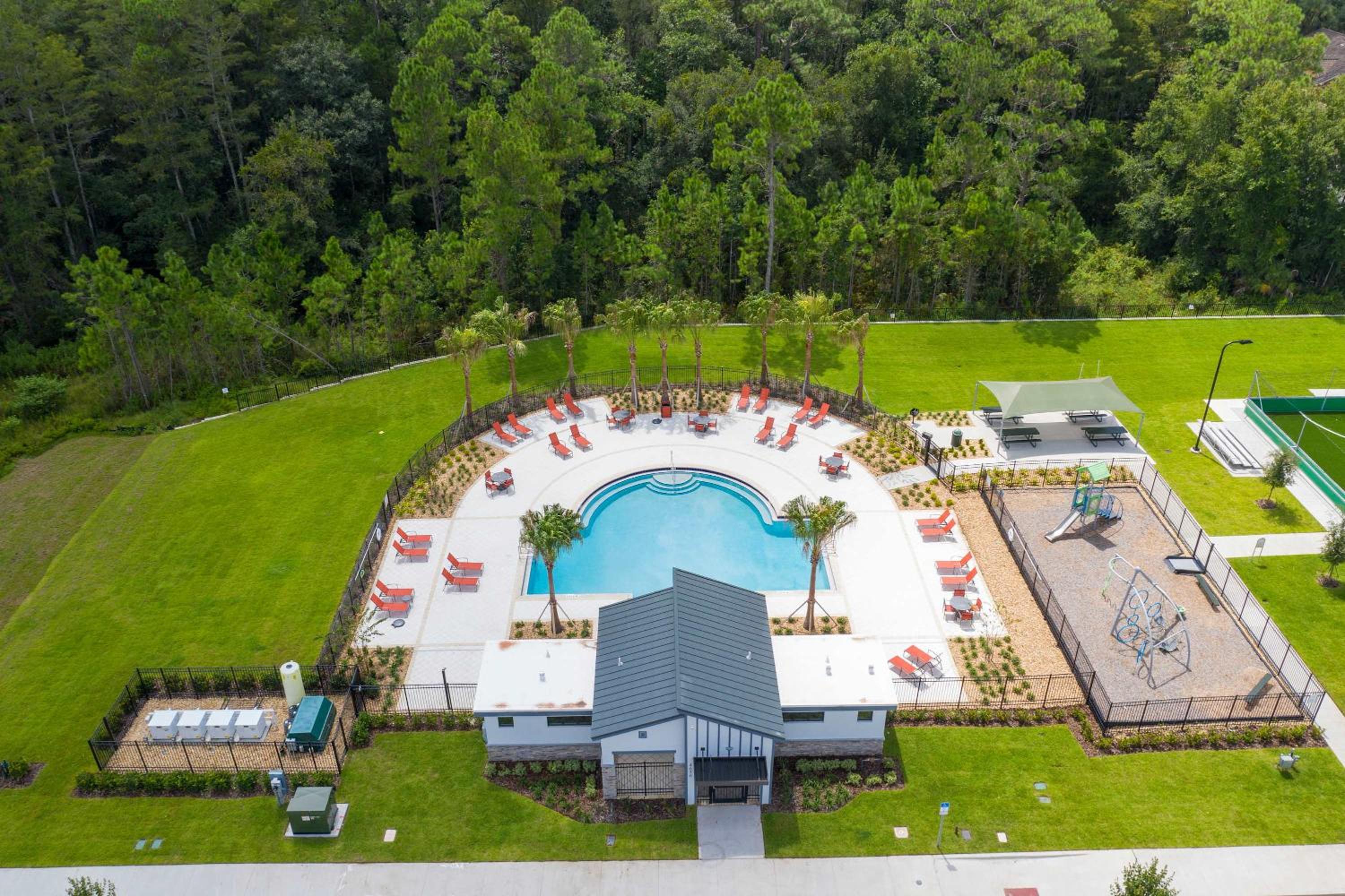 Stunning Game Room & Pool Jacuzzi Storey Lake 2799