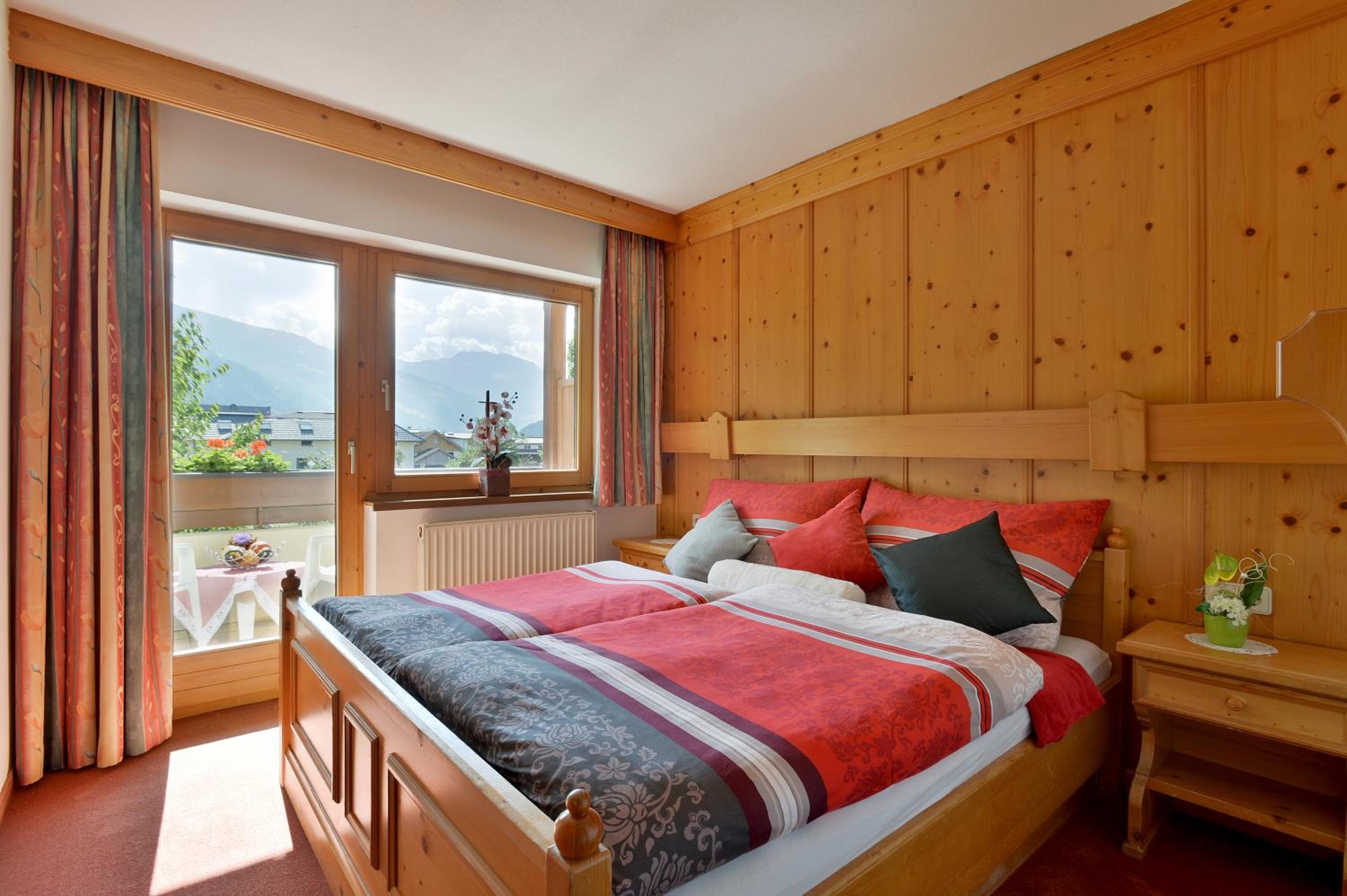 Appartementhaus Kaltenbach-Stumm by PiaundDirk view 5