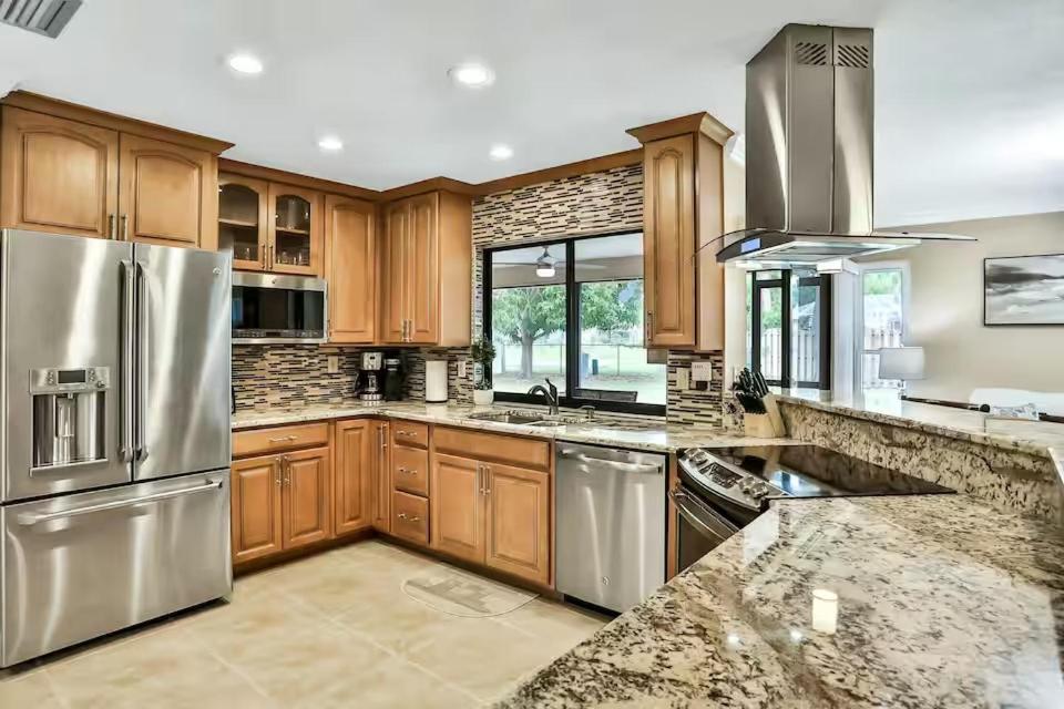 Renovated 3BR Dog Friendly Pond View WD