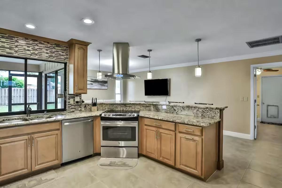 Renovated 3BR Dog Friendly Pond View WD