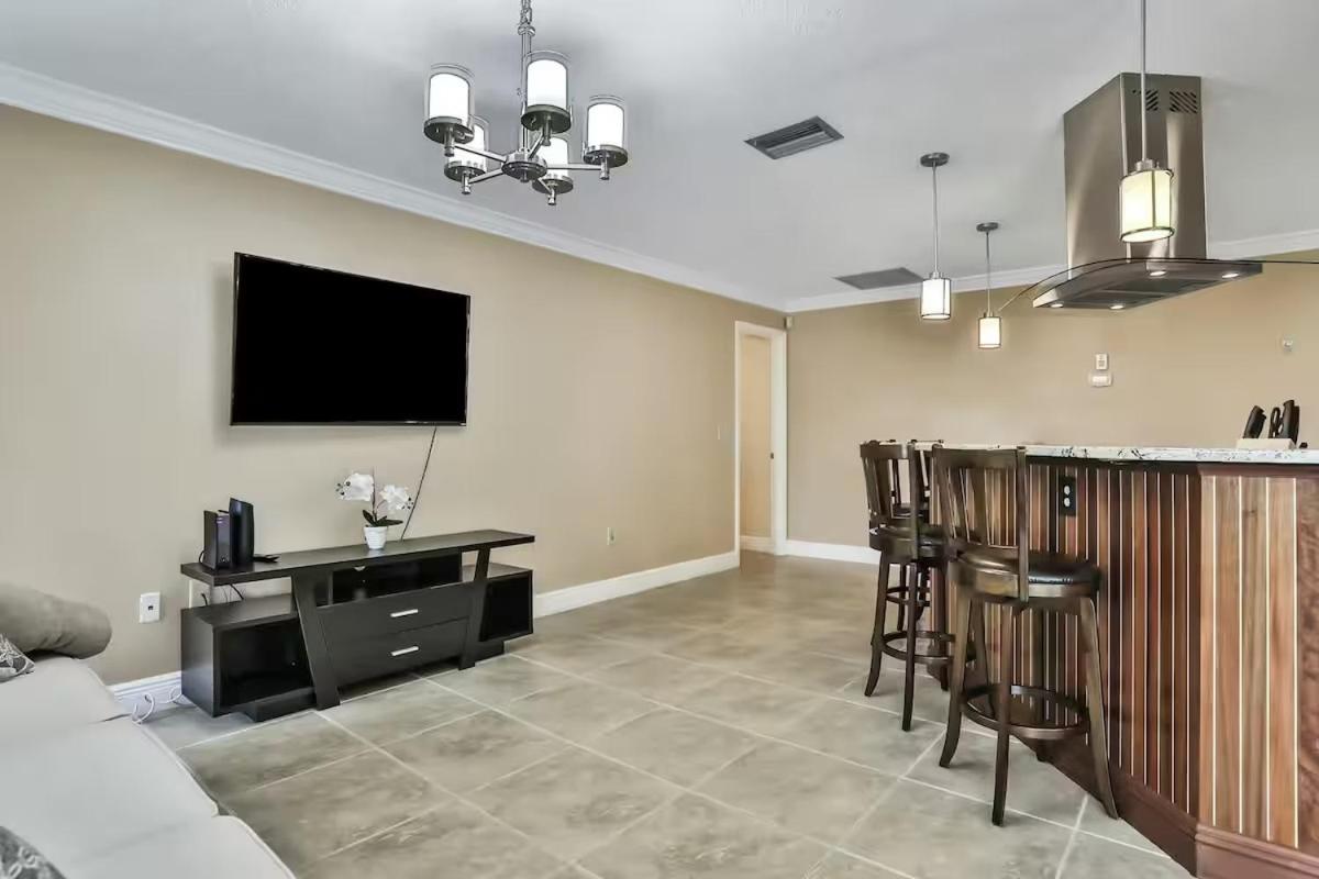 Renovated 3BR Dog Friendly Pond View WD