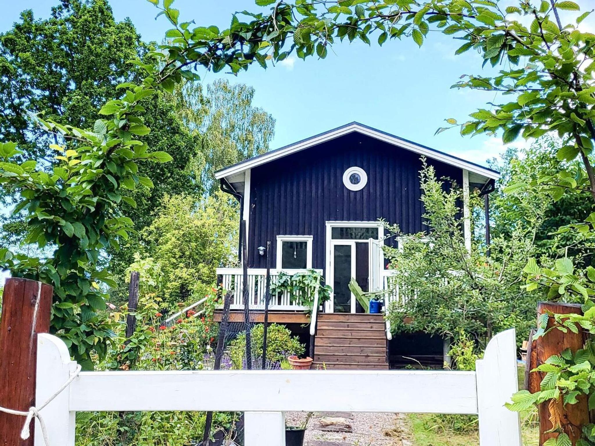Seaside Cottage with Patio and Grill