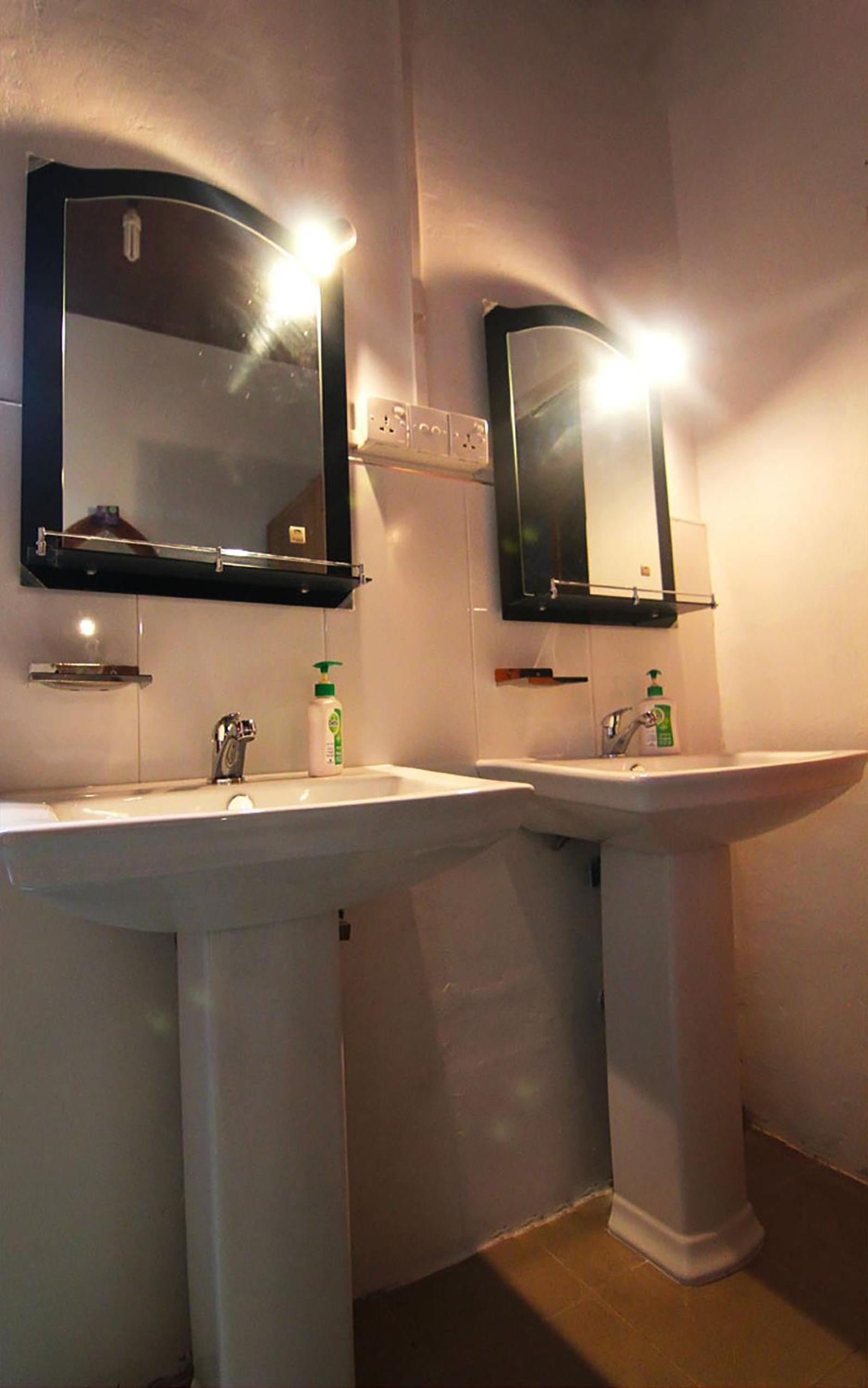 2in1 Kandy Hostel