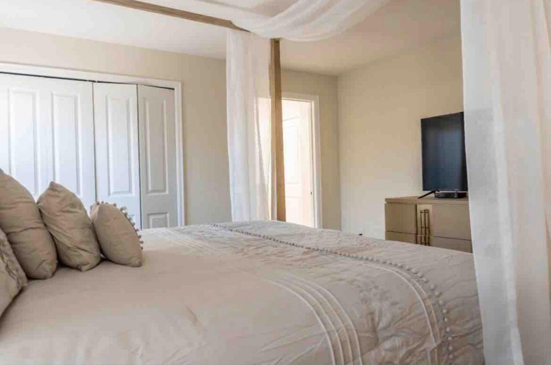 Modern Villa, Private Pool, Near Theme Parks and Full Resort Access