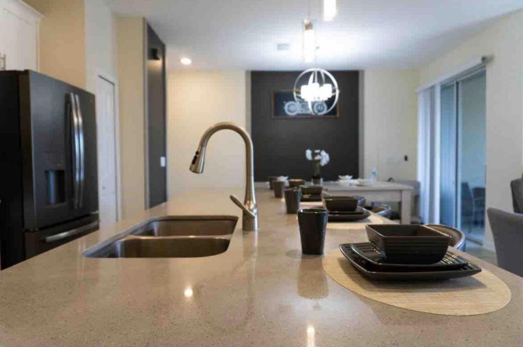 Modern Villa, Private Pool, Near Theme Parks and Full Resort Access