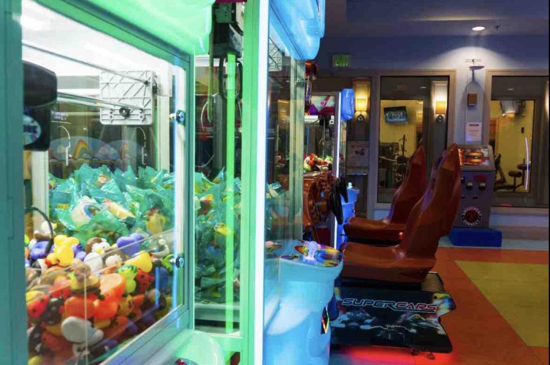 Modern Villa, Private Pool, Near Theme Parks and Full Resort Access