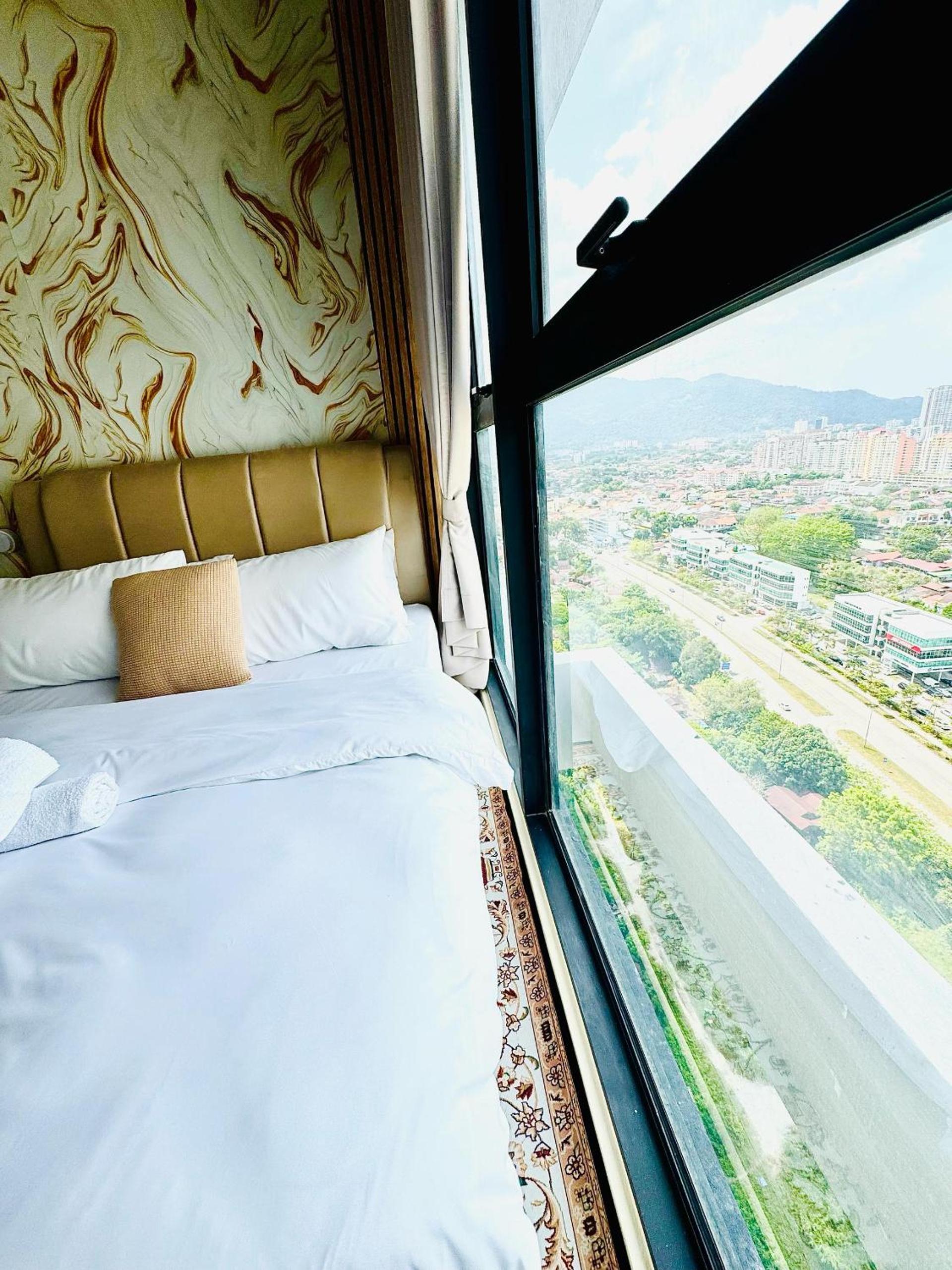 Jac Urban Suites Luxury & Premium Staycation 10pax