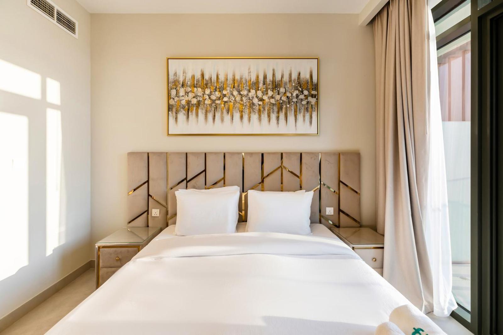FAM Living - Getaway in Meydan - Modern Comfort Near Top Dubai Attractions
