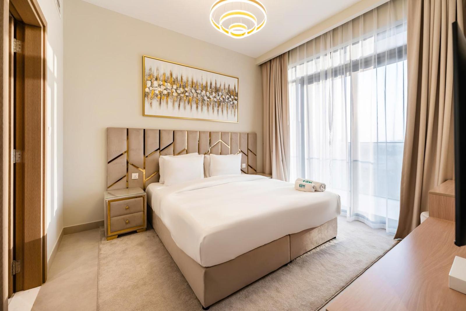 FAM Living - Getaway in Meydan - Modern Comfort Near Top Dubai Attractions