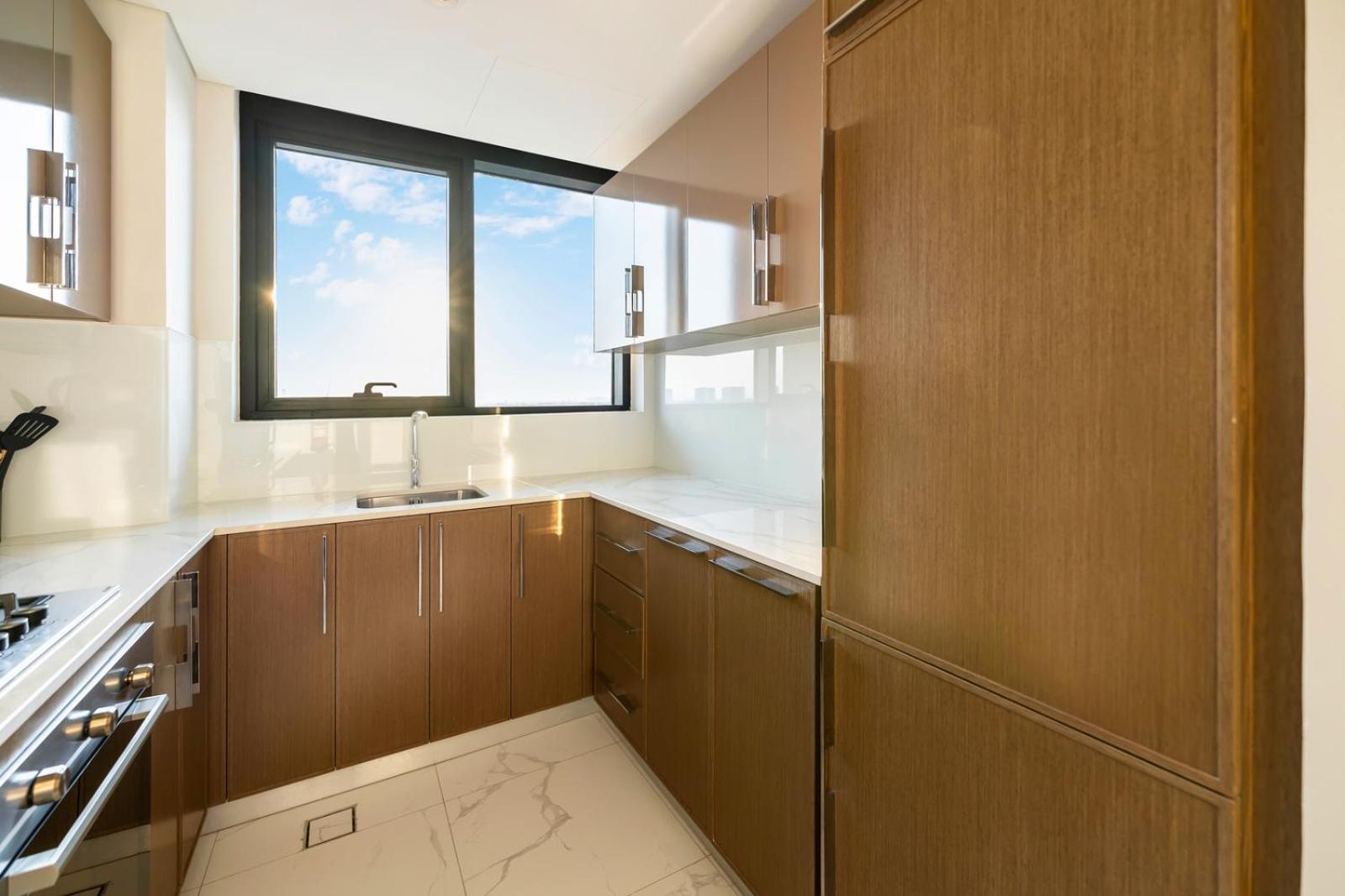 FAM Living - Getaway in Meydan - Modern Comfort Near Top Dubai Attractions