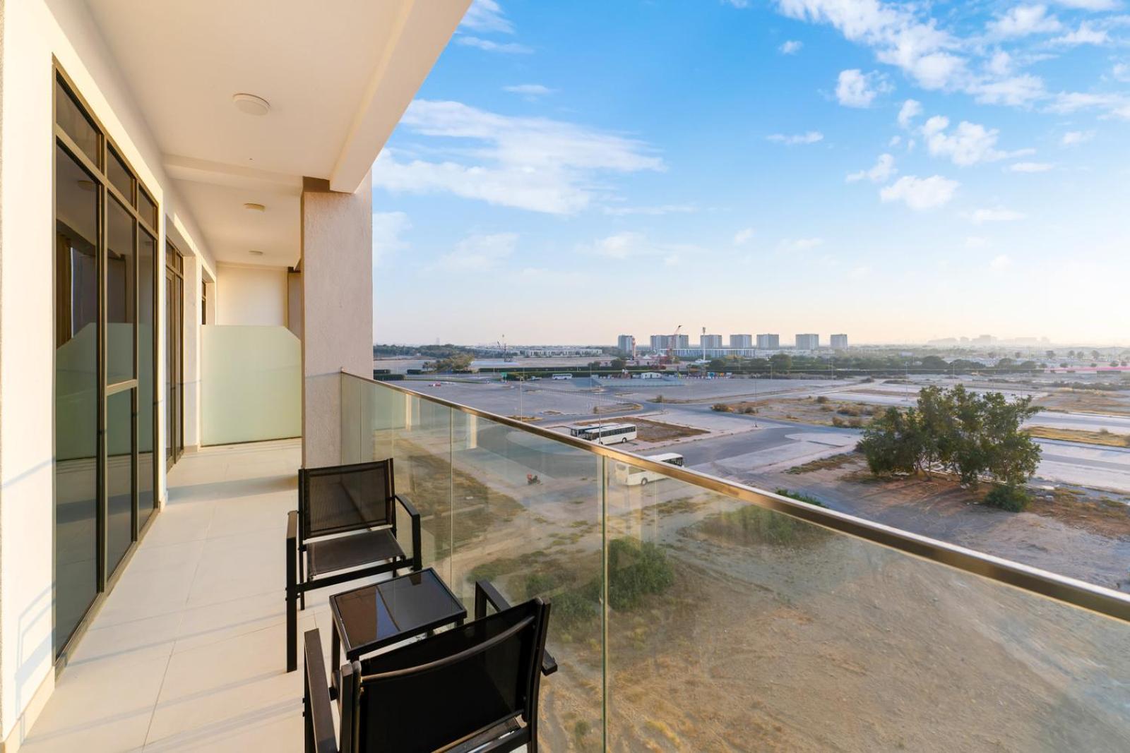 FAM Living - Getaway in Meydan - Modern Comfort Near Top Dubai Attractions