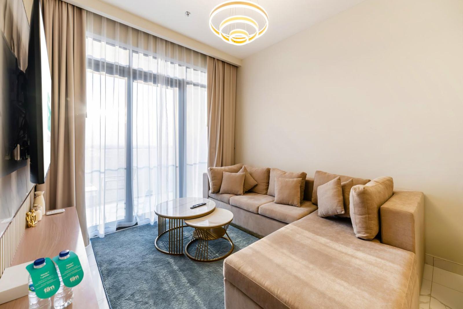 FAM Living - Getaway in Meydan - Modern Comfort Near Top Dubai Attractions