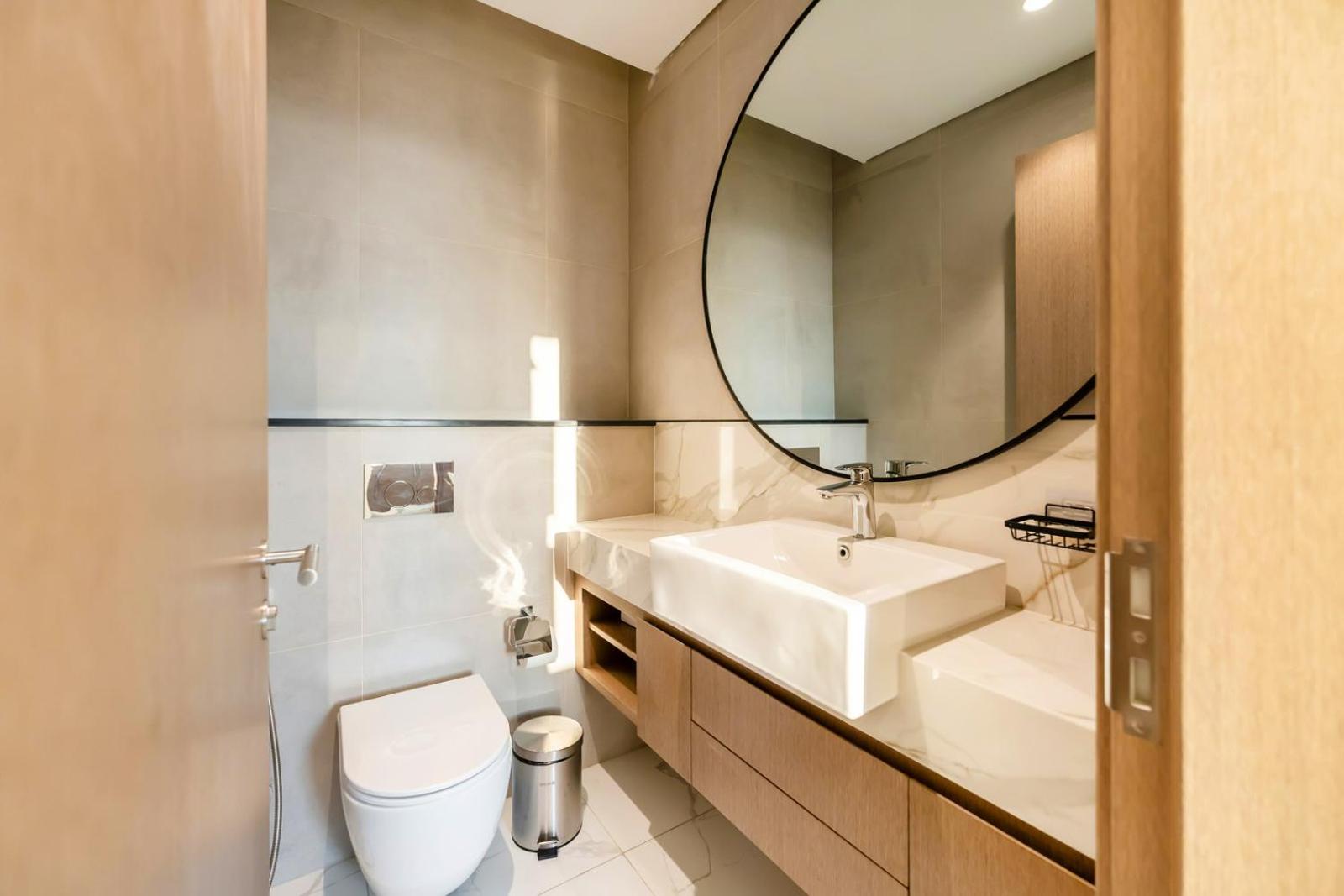 FAM Living - Getaway in Meydan - Modern Comfort Near Top Dubai Attractions
