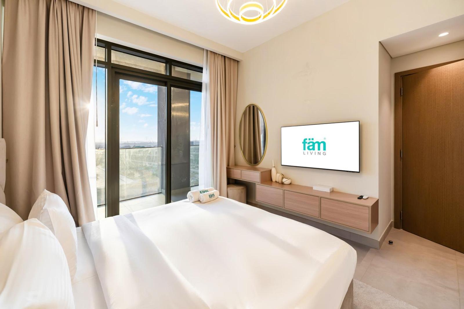 FAM Living - Getaway in Meydan - Modern Comfort Near Top Dubai Attractions