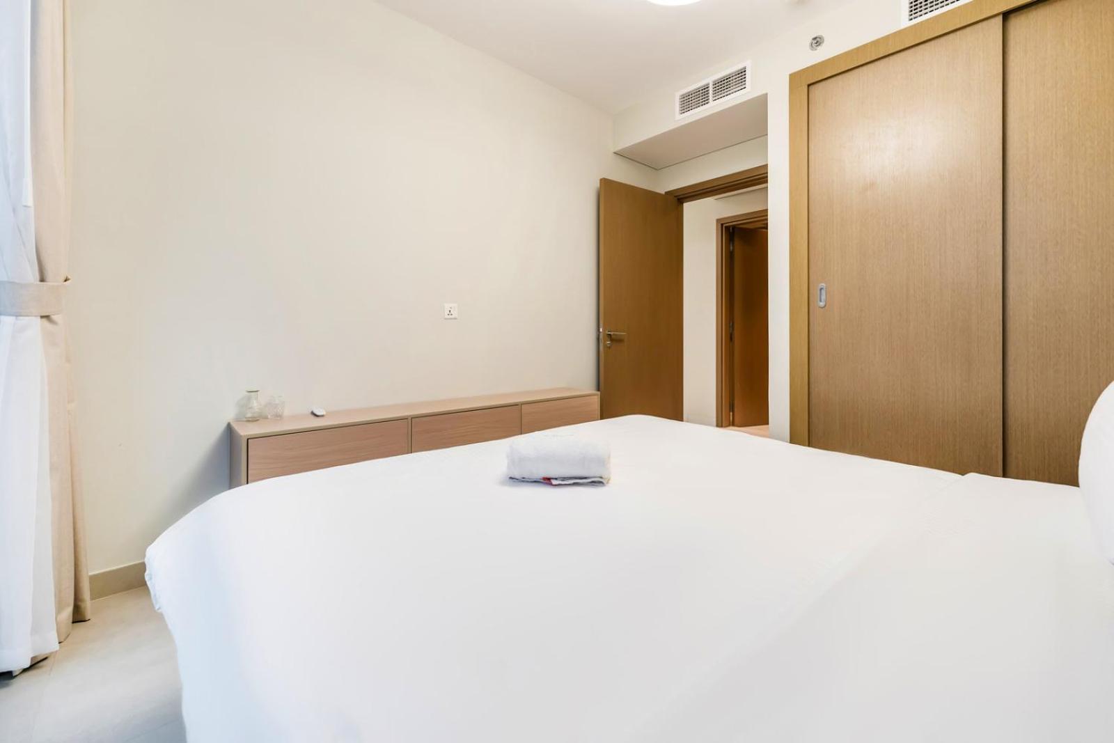 FAM Living - Getaway in Meydan - Modern Comfort Near Top Dubai Attractions