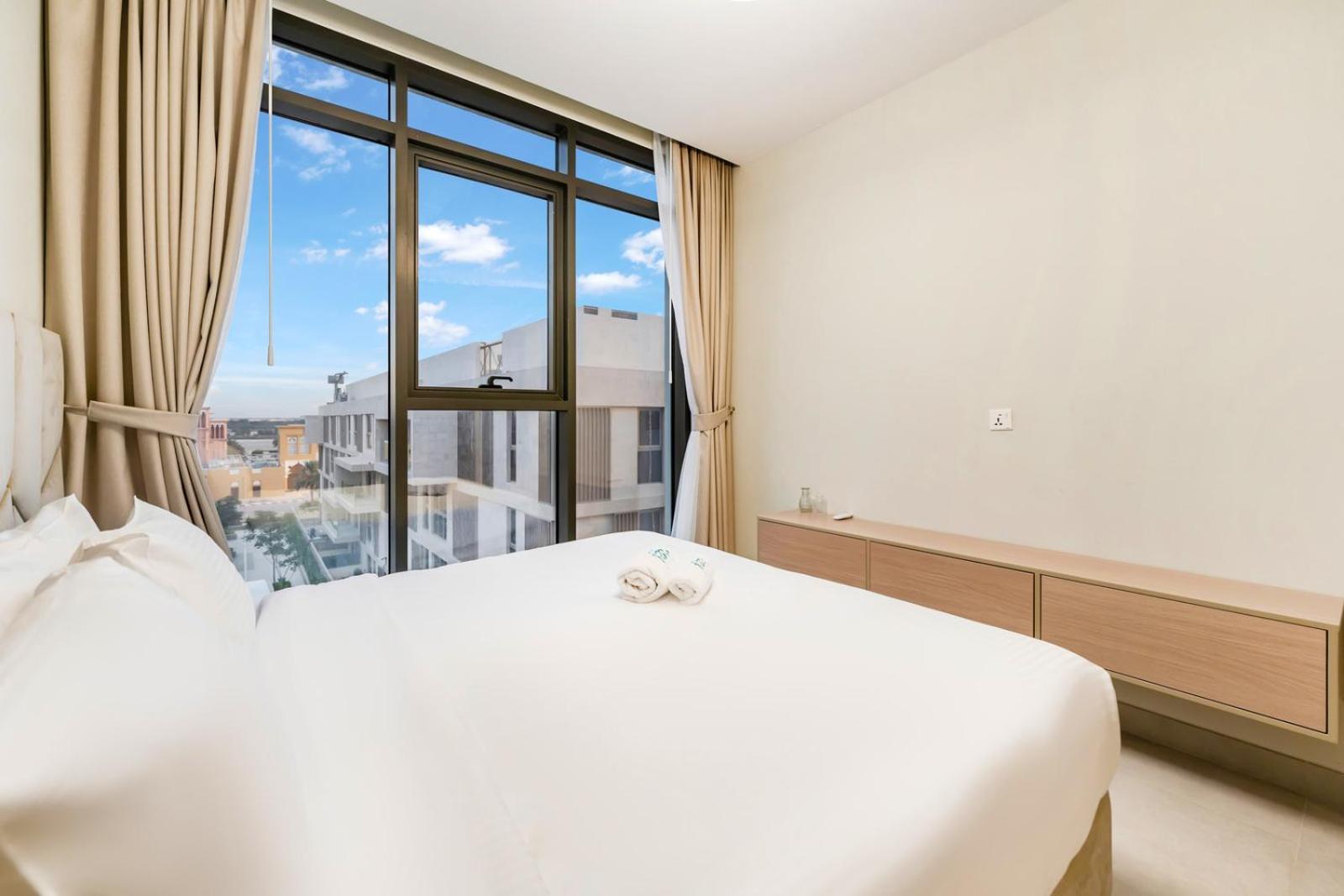 FAM Living - Getaway in Meydan - Modern Comfort Near Top Dubai Attractions