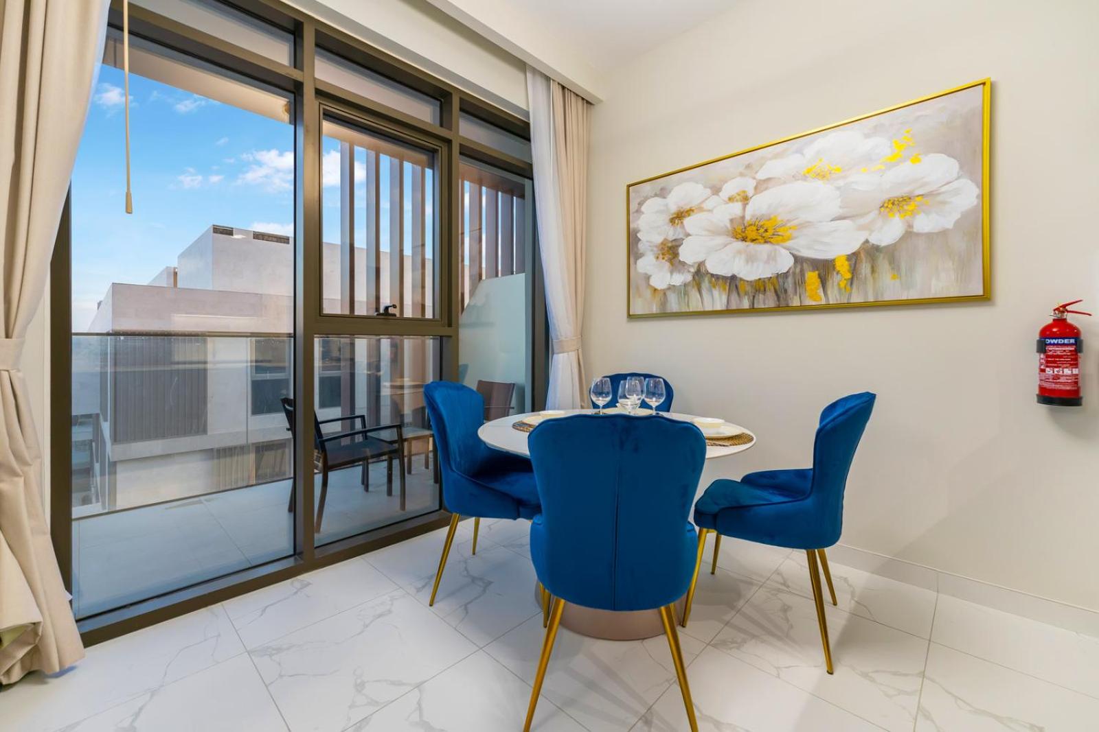 FAM Living - Getaway in Meydan - Modern Comfort Near Top Dubai Attractions